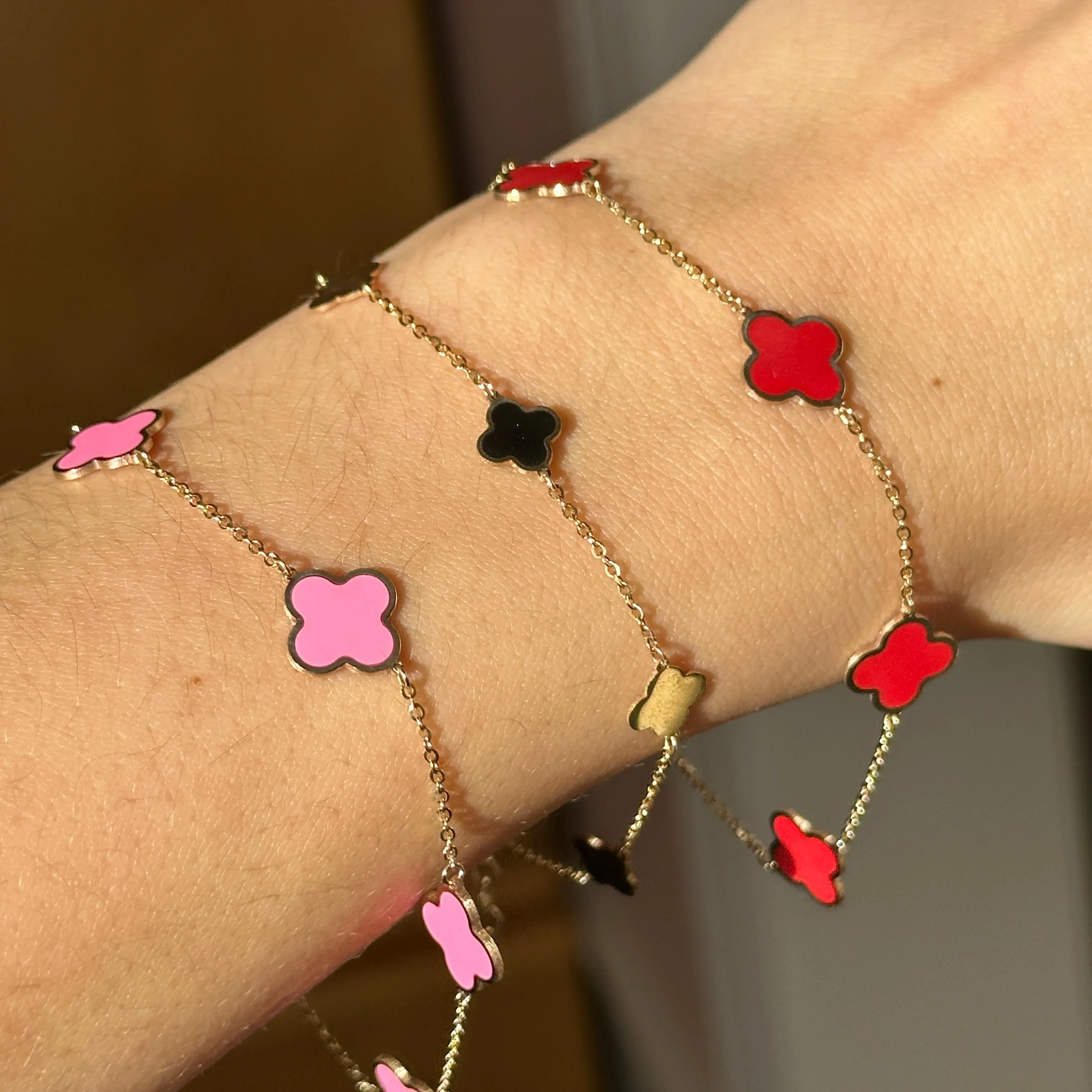14KT Yellow Gold 7mm Black Onyx   Gold 4 Leaf Clover Charm Chain Bracelet