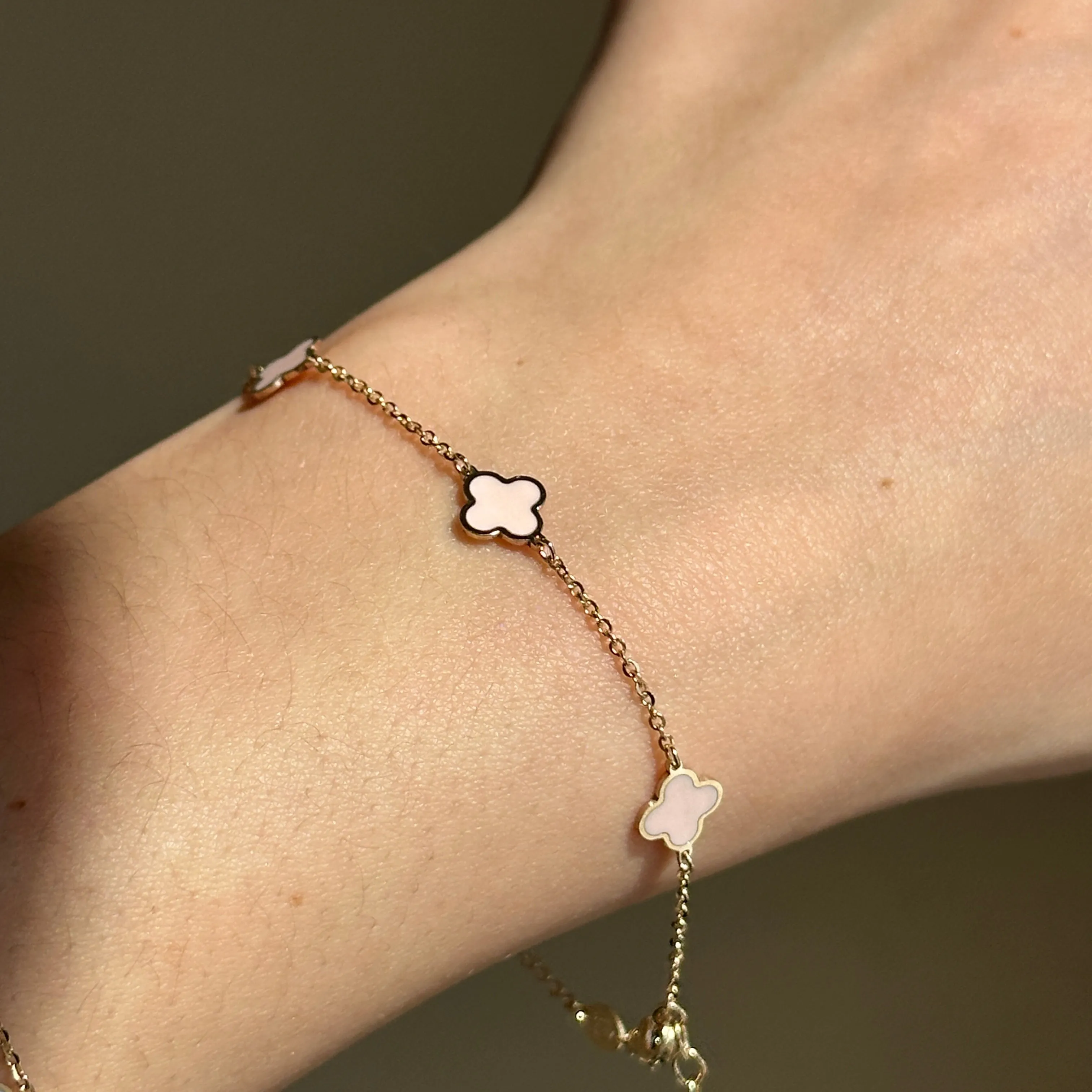14KT Yellow Gold Light Pink Enamel 7mm Clover Station Bracelet