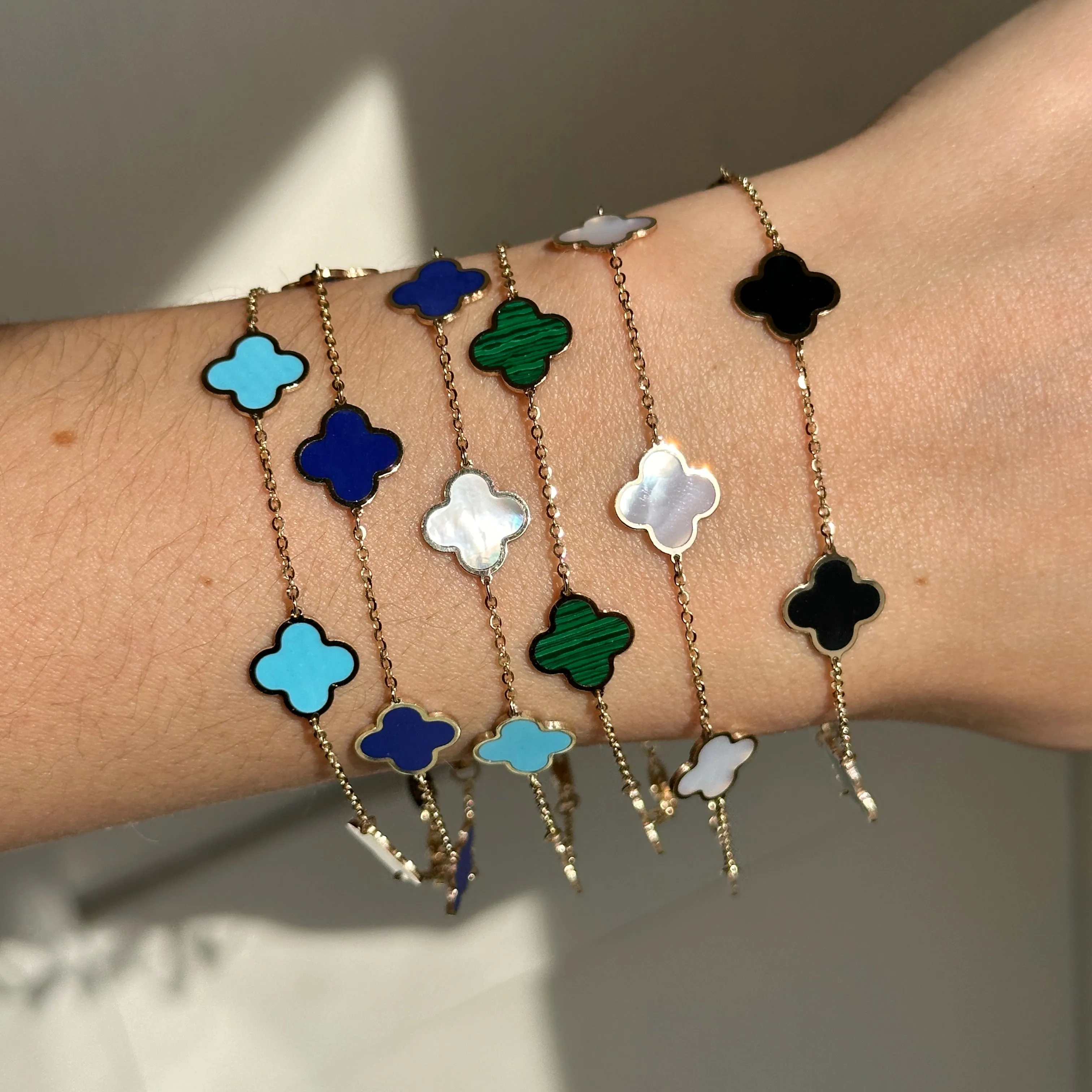 14KT Yellow Gold Mother of Pearl 10mm 4 Leaf Clover Charm Chain Bracelet