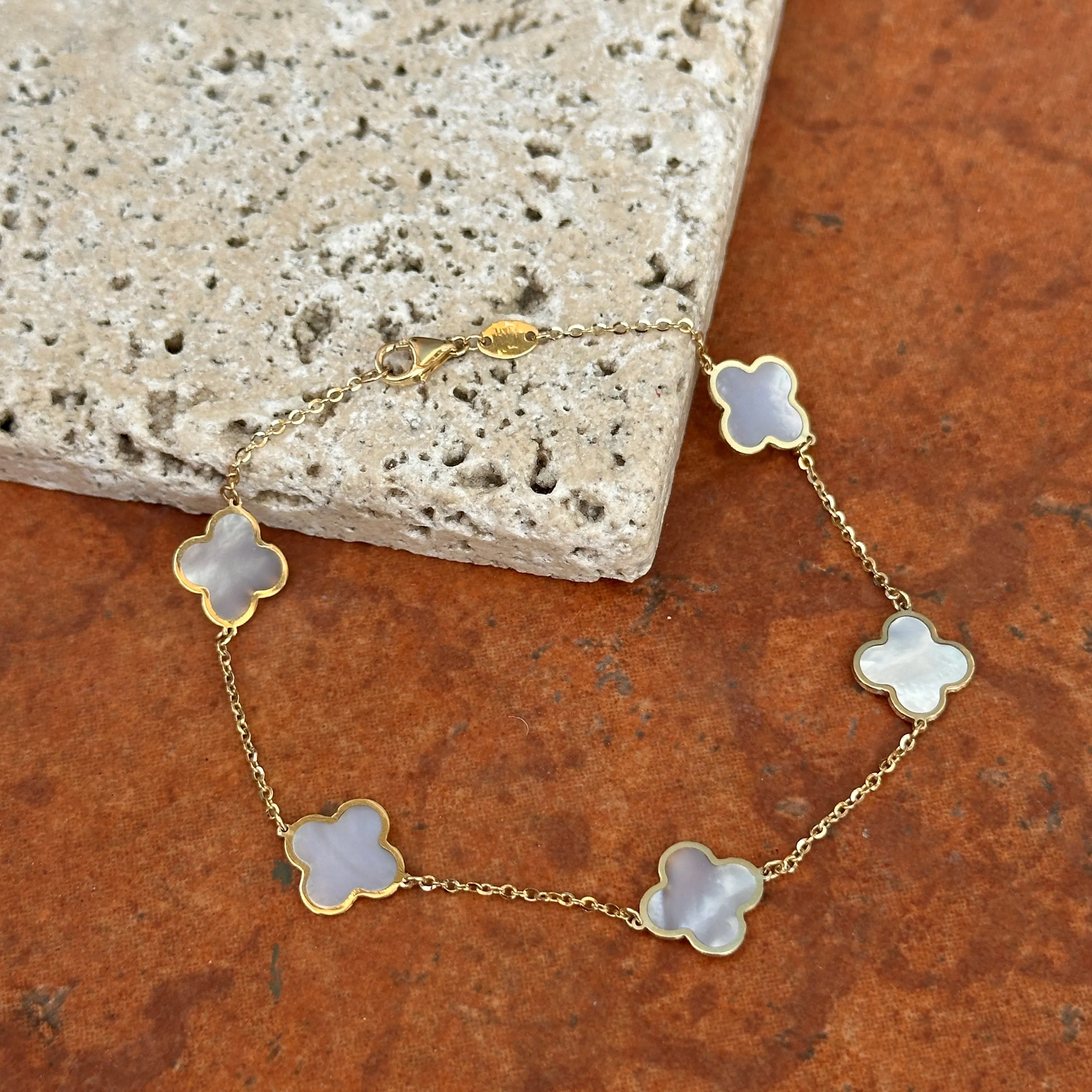 14KT Yellow Gold Mother of Pearl 10mm 4 Leaf Clover Charm Chain Bracelet