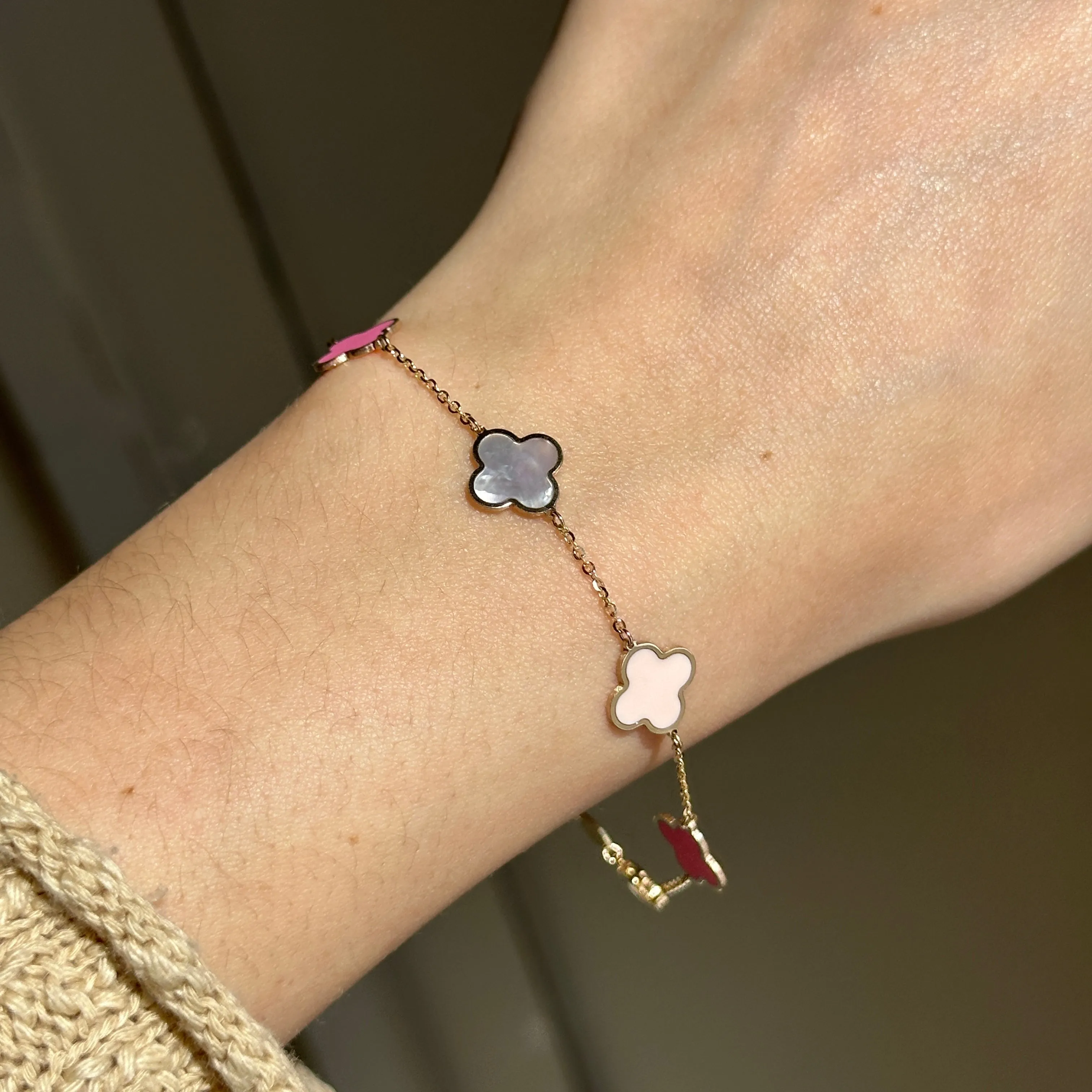 14KT Yellow Gold Pink Enamel   Mother of Pearl 10mm 4 Leaf Clover Charm Bracelet