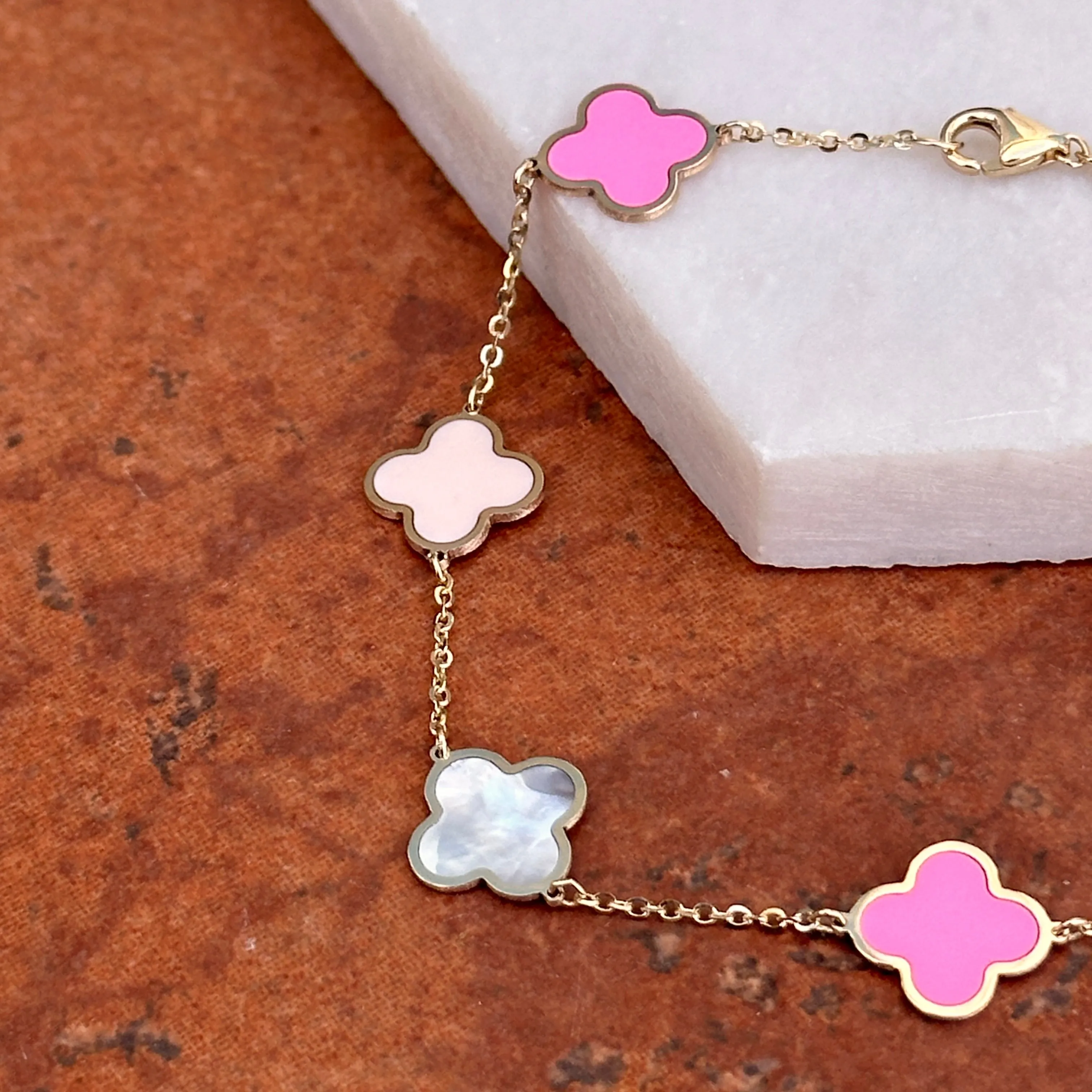 14KT Yellow Gold Pink Enamel   Mother of Pearl 10mm 4 Leaf Clover Charm Bracelet