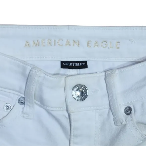 American Eagle Super Stretch Cuffed Midi Shorts in White Womens Size 00 R