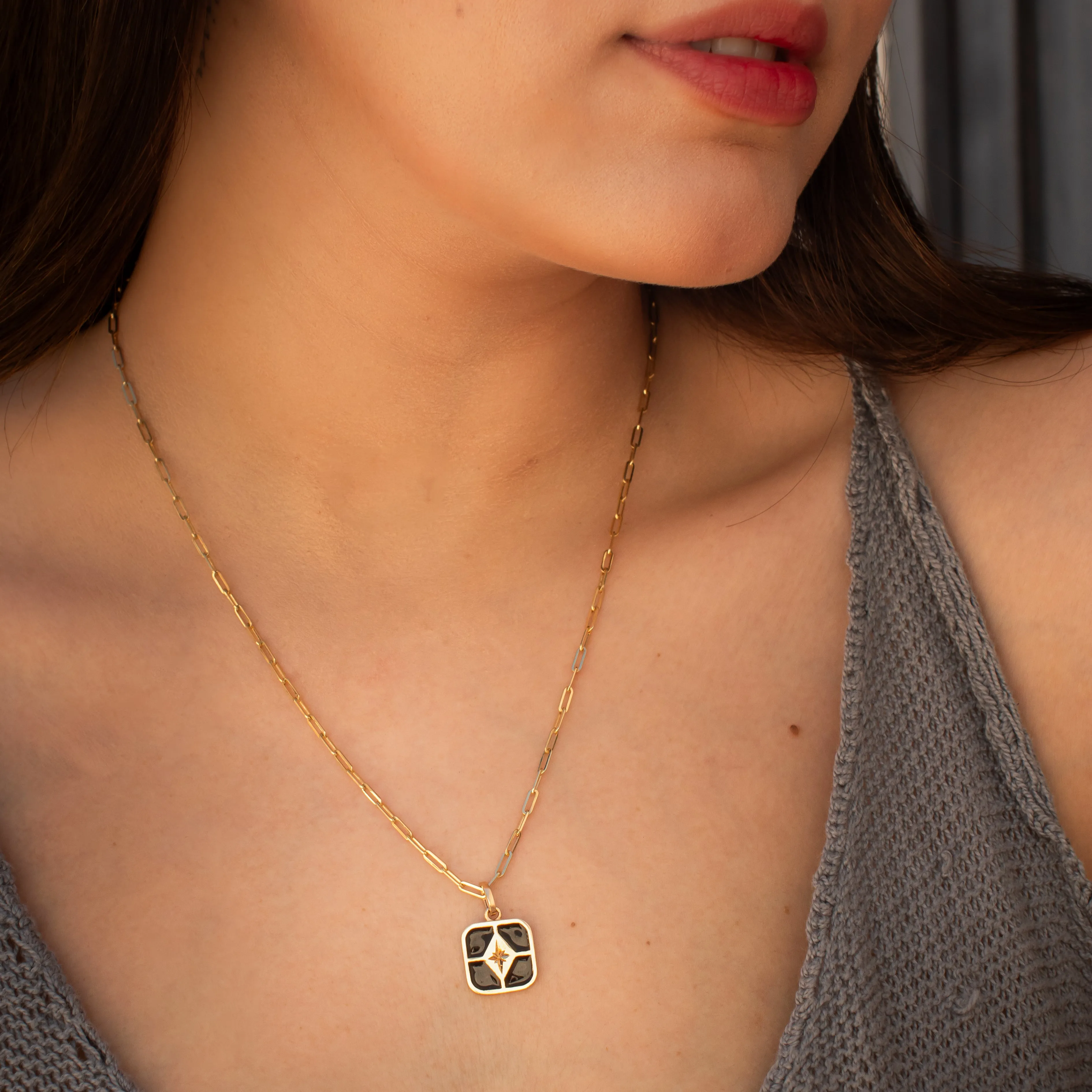 Amuleto Necklace