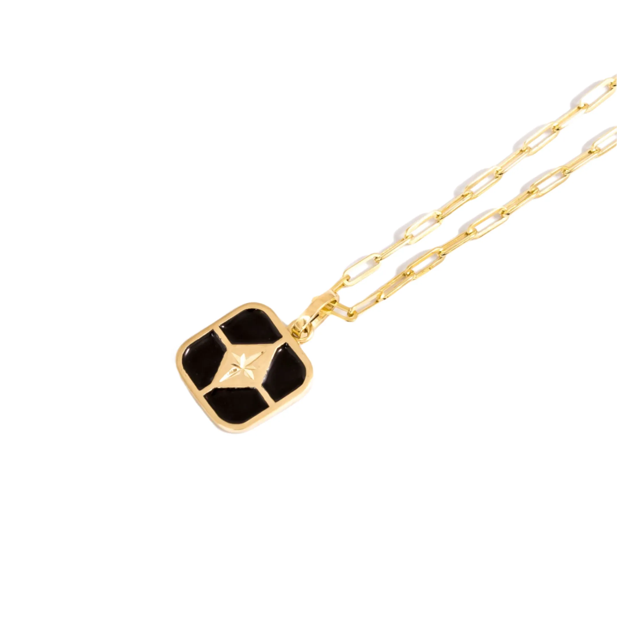 Amuleto Necklace