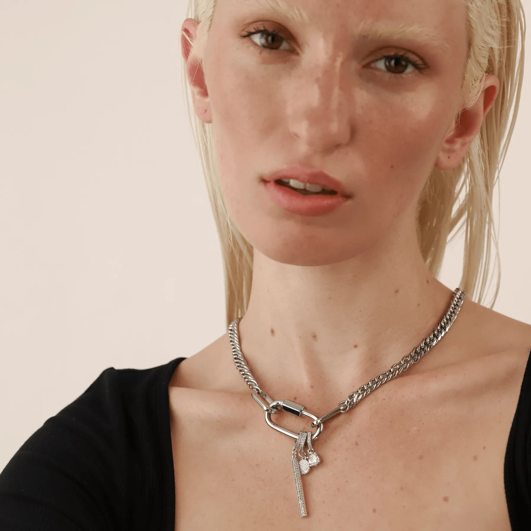 ANNE CLIP ON SHINE NECKLACE