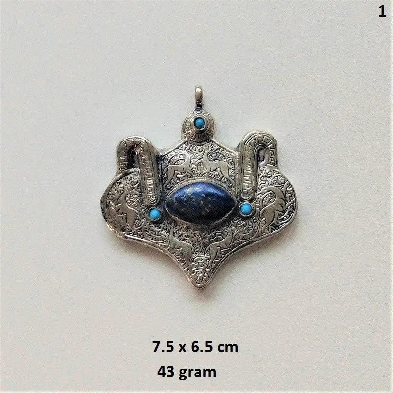 Artisanal nickel-free and anti-allergic tribal pendant from Pakistan
