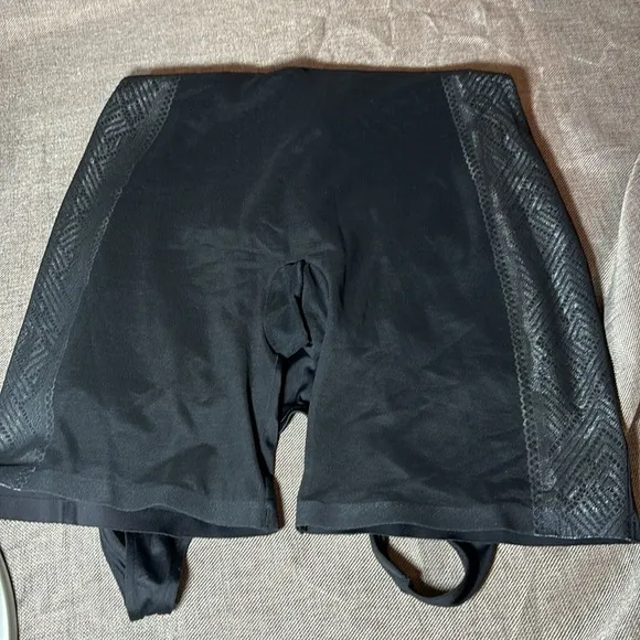 Assets Red Hot Label by Spanx Black Open Bust Thigh One Piece Size XL/TG
