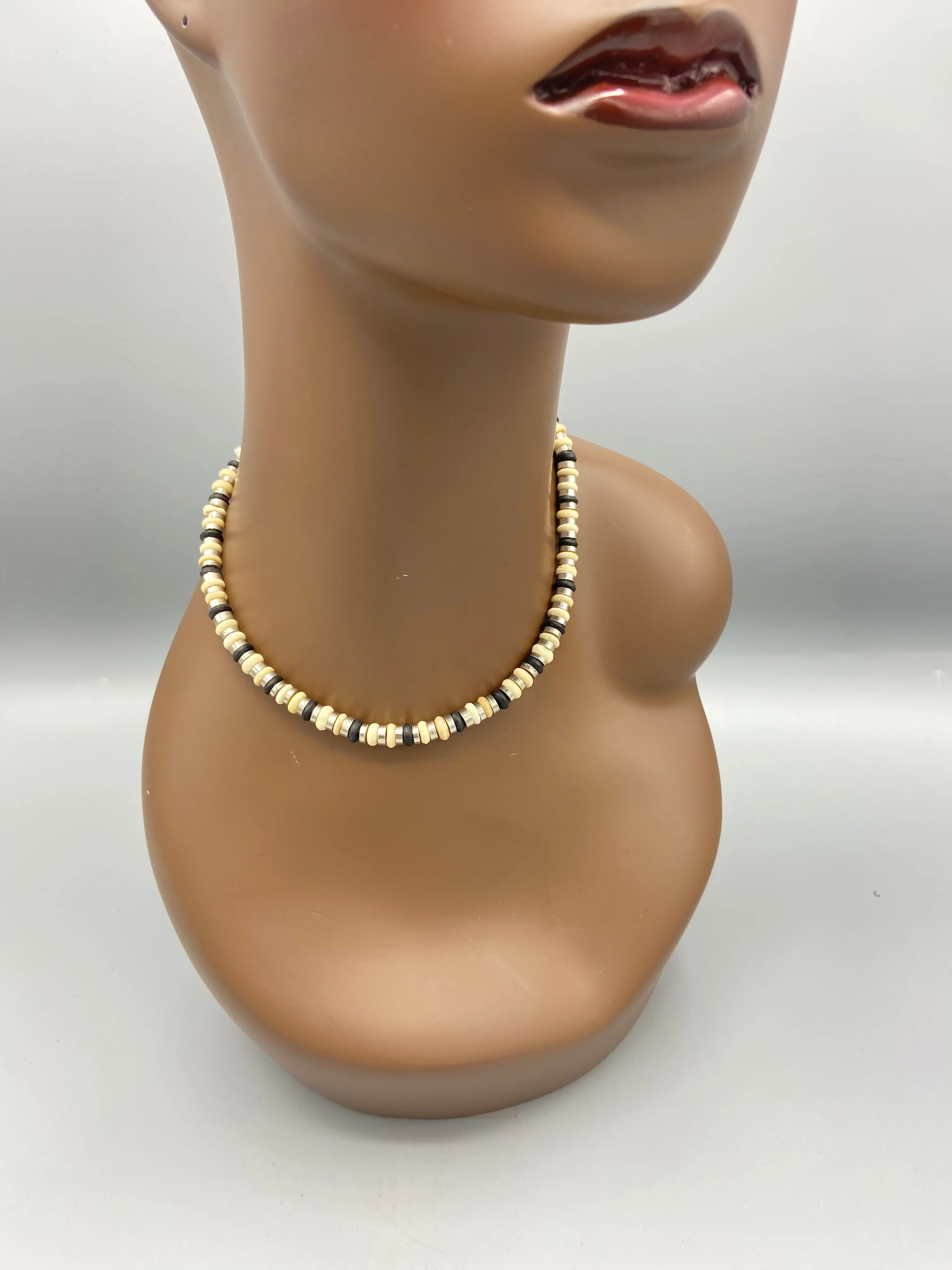 Atta Mixed Material Necklace