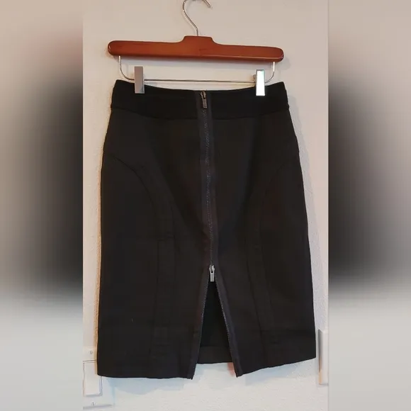BCBG MAXAZRIA Black Skirt Full Zipper Back Closure like new