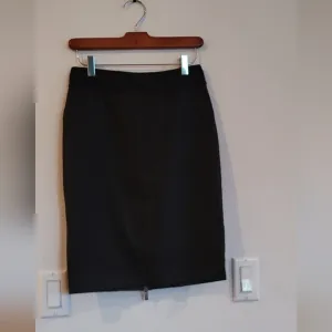 BCBG MAXAZRIA Black Skirt Full Zipper Back Closure like new