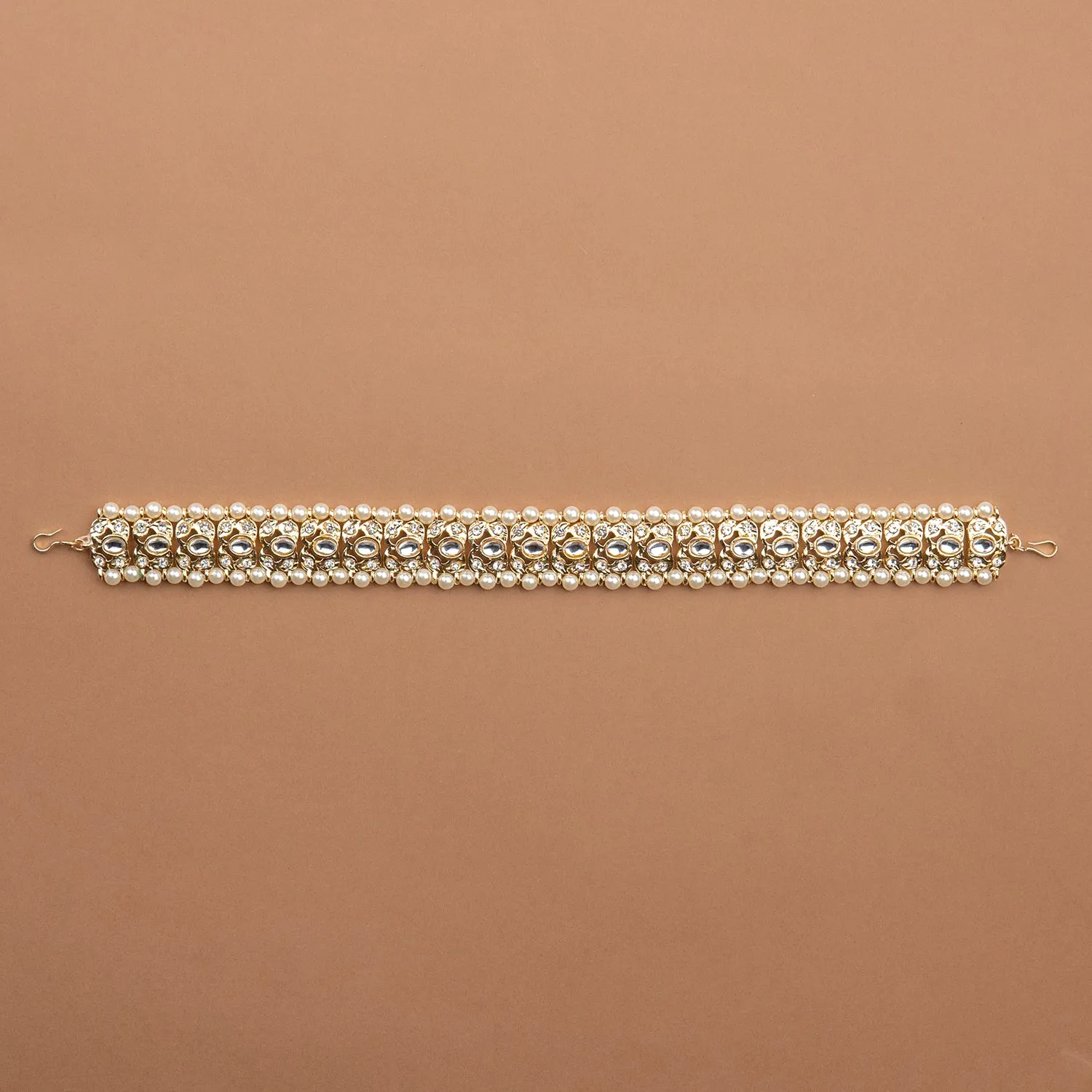 Bhumi Pearl Kundan Maatha Patti