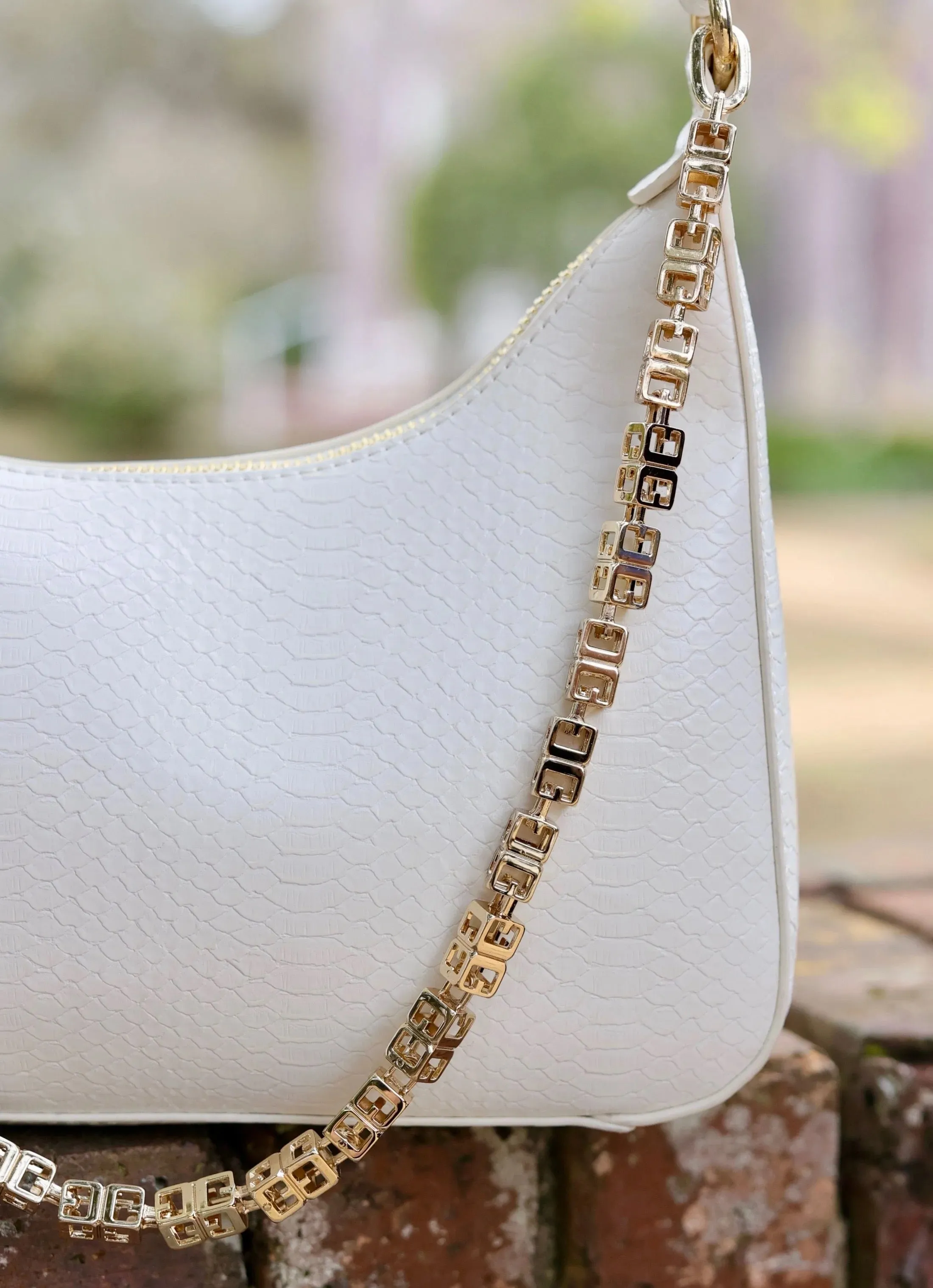 BILLIE CROSSBODY WITH CHAIN-CREAM