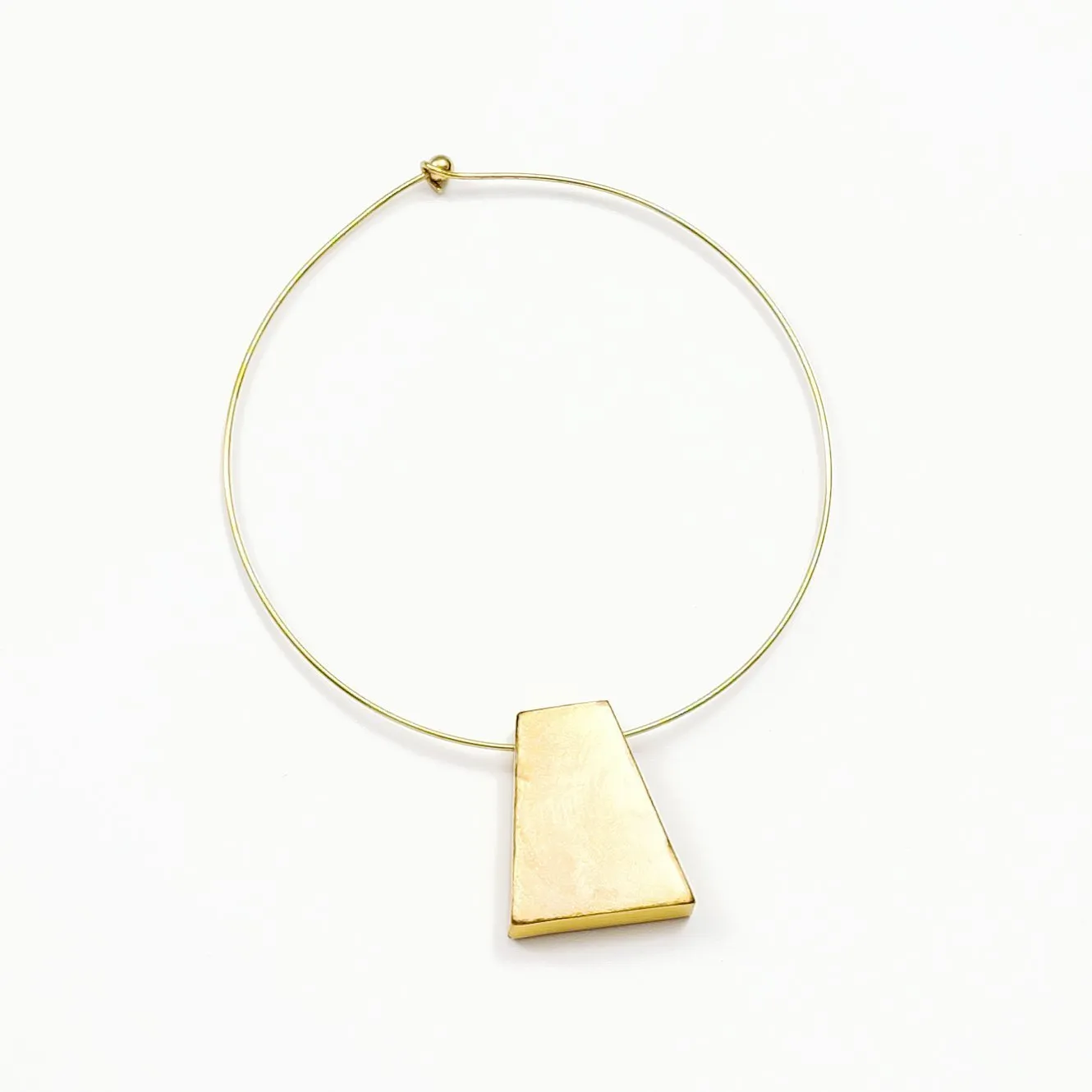 Brass Collar Necklace - Yunque Capiz Pendant