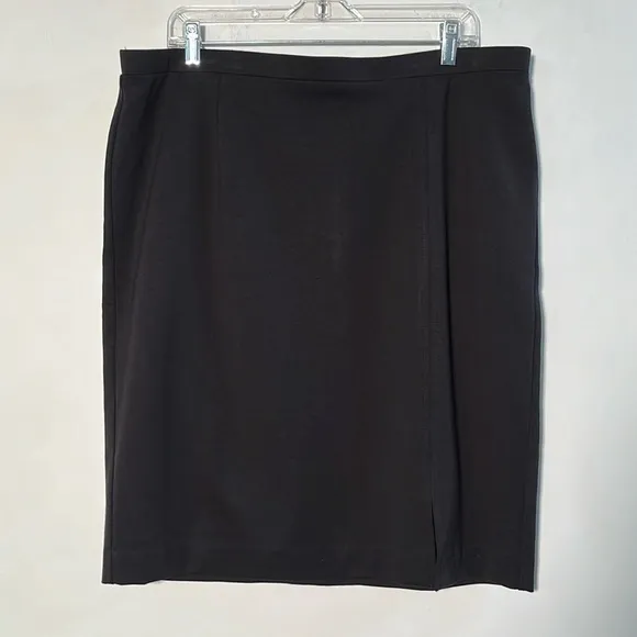 CHICO'S NWT Seasonless Ponte Thigh Slit Career Minimalist Black Pencil Skirt 16