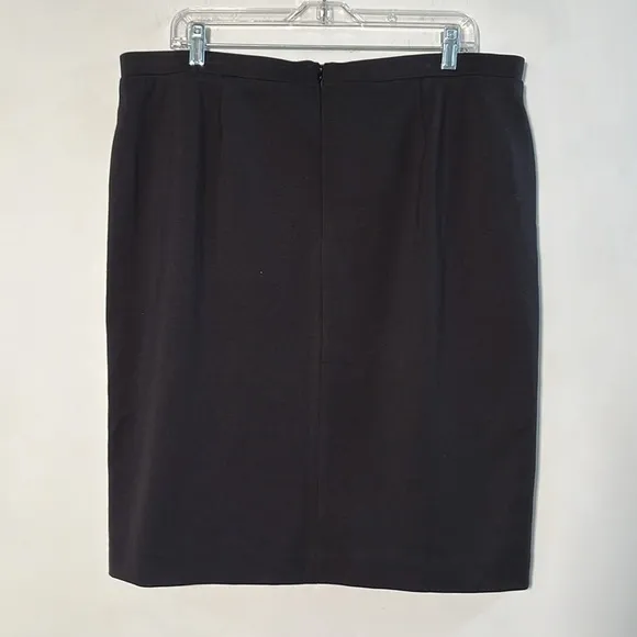 CHICO'S NWT Seasonless Ponte Thigh Slit Career Minimalist Black Pencil Skirt 16