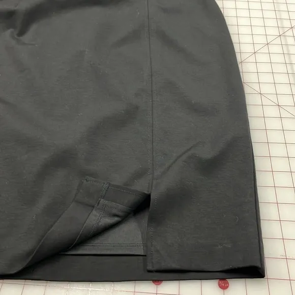 CHICO'S NWT Seasonless Ponte Thigh Slit Career Minimalist Black Pencil Skirt 16