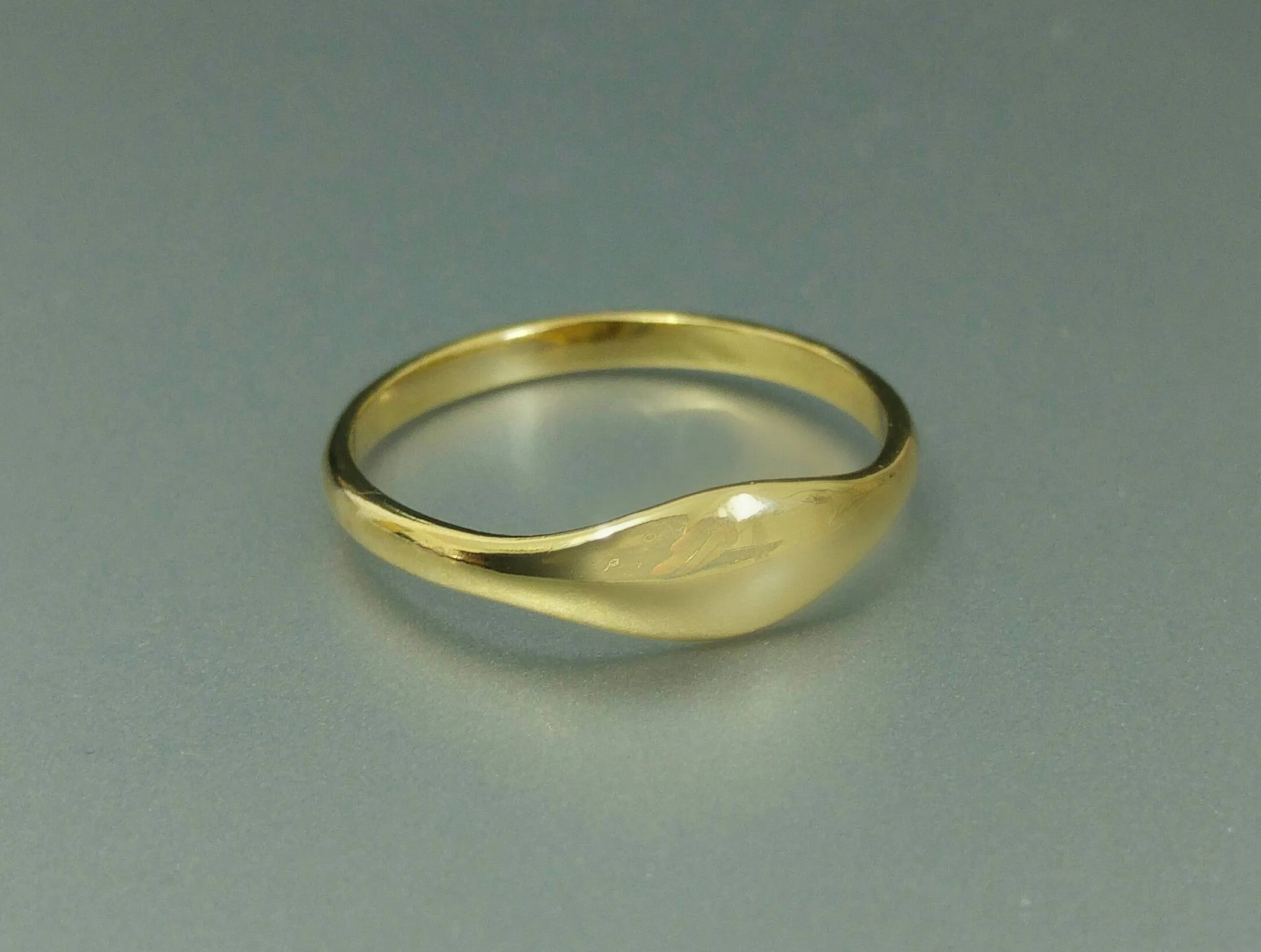 Classic Yellow Gold Wedding Ring