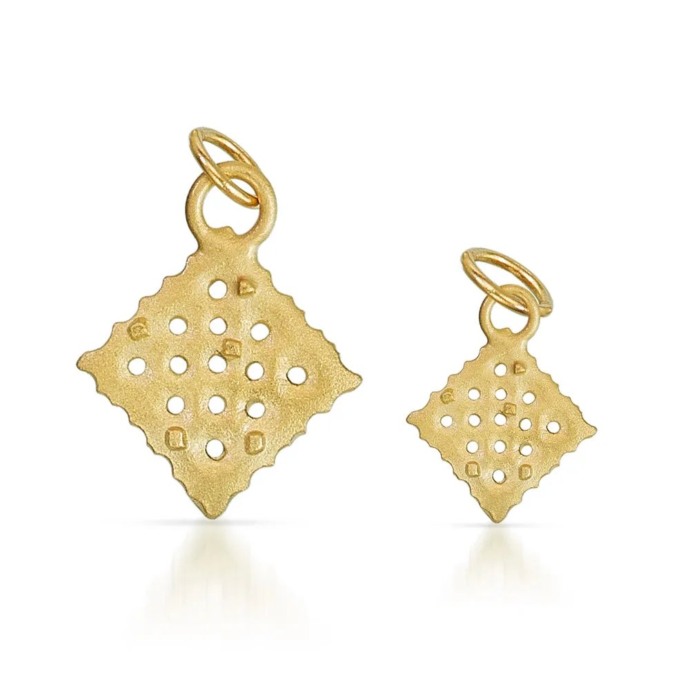 Cracker Charm in Gold