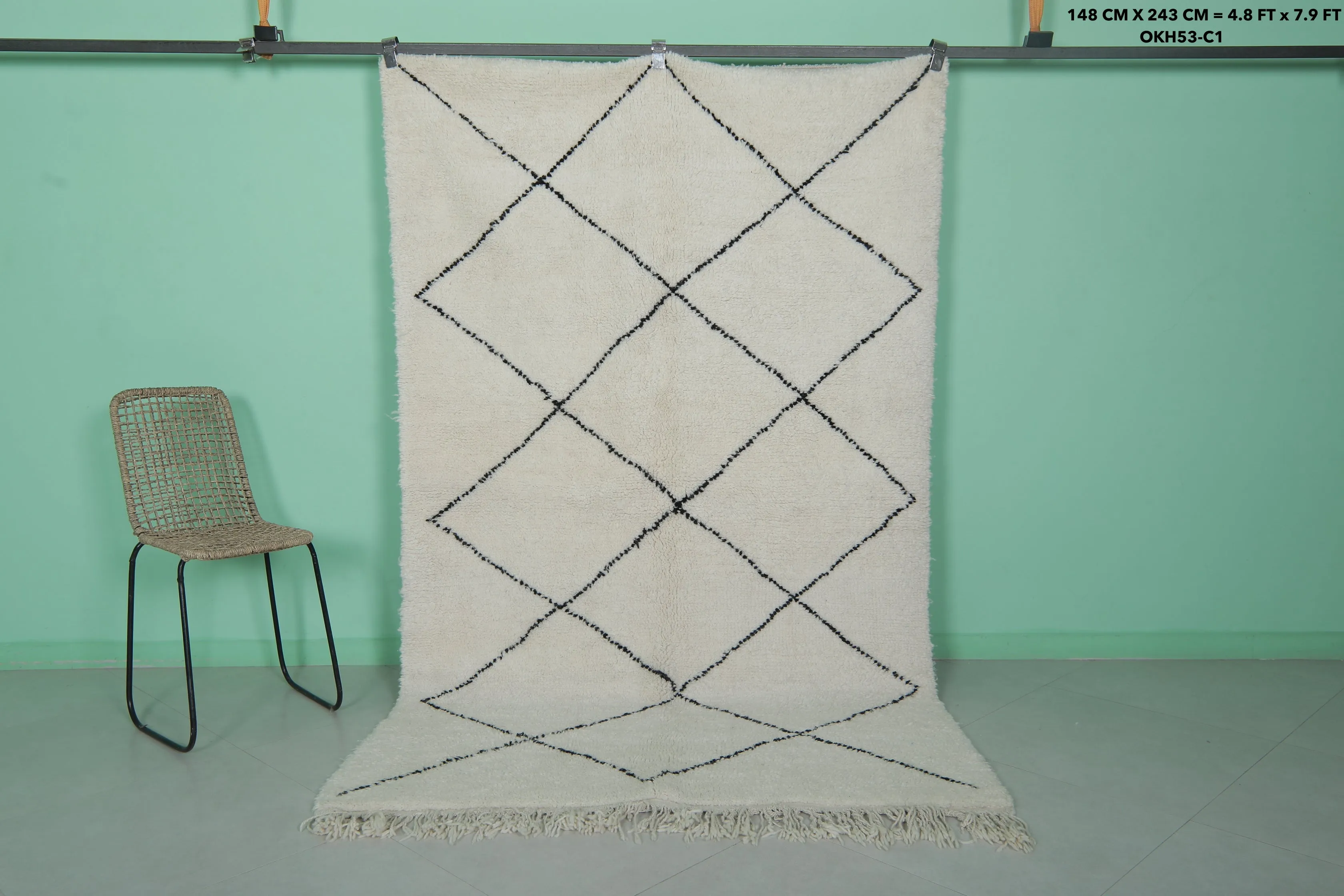 Diamond Moroccan Rug - 4.8 x 7.9 Feet | Handwoven Wool Elegance
