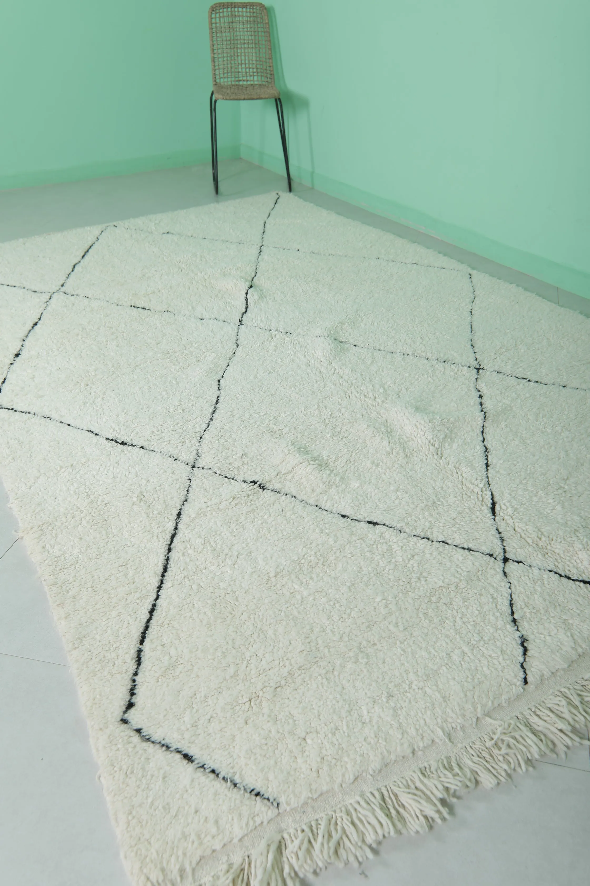 Diamond Moroccan Rug - 6.4 x 10.2 Feet | Handwoven Wool Statement Rug