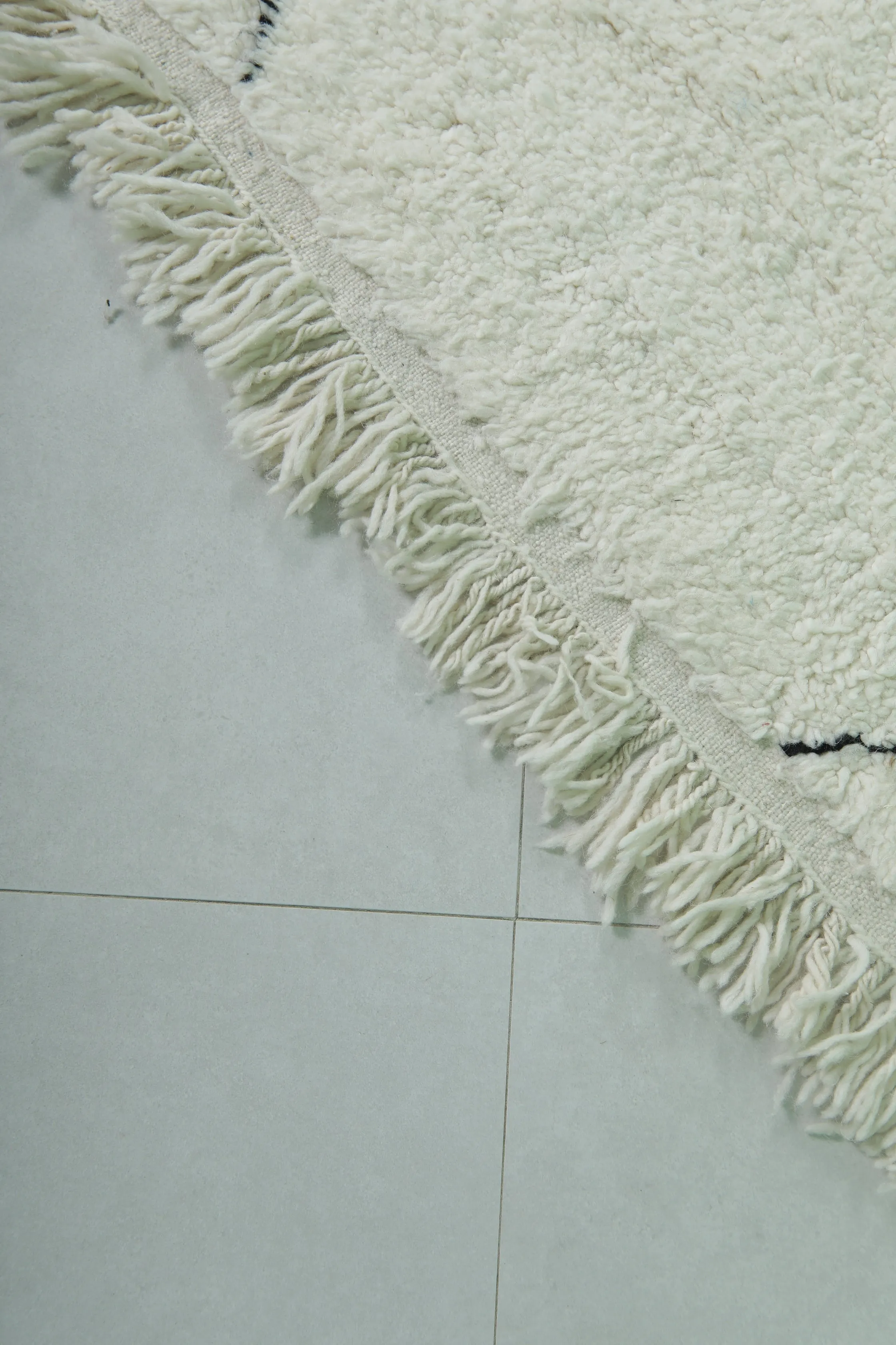 Diamond Moroccan Rug - 6.4 x 10.2 Feet | Handwoven Wool Statement Rug