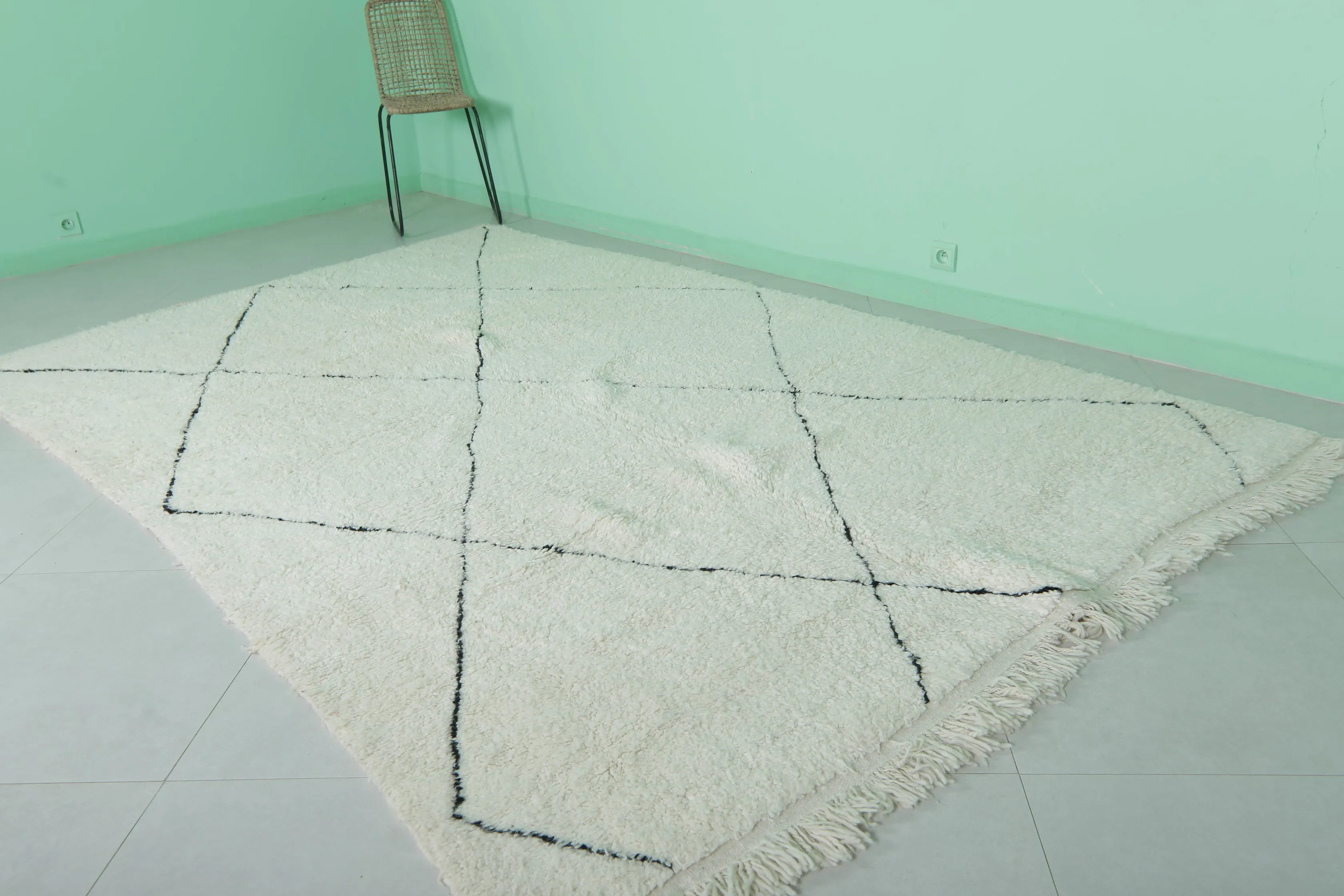 Diamond Moroccan Rug - 6.4 x 10.2 Feet | Handwoven Wool Statement Rug