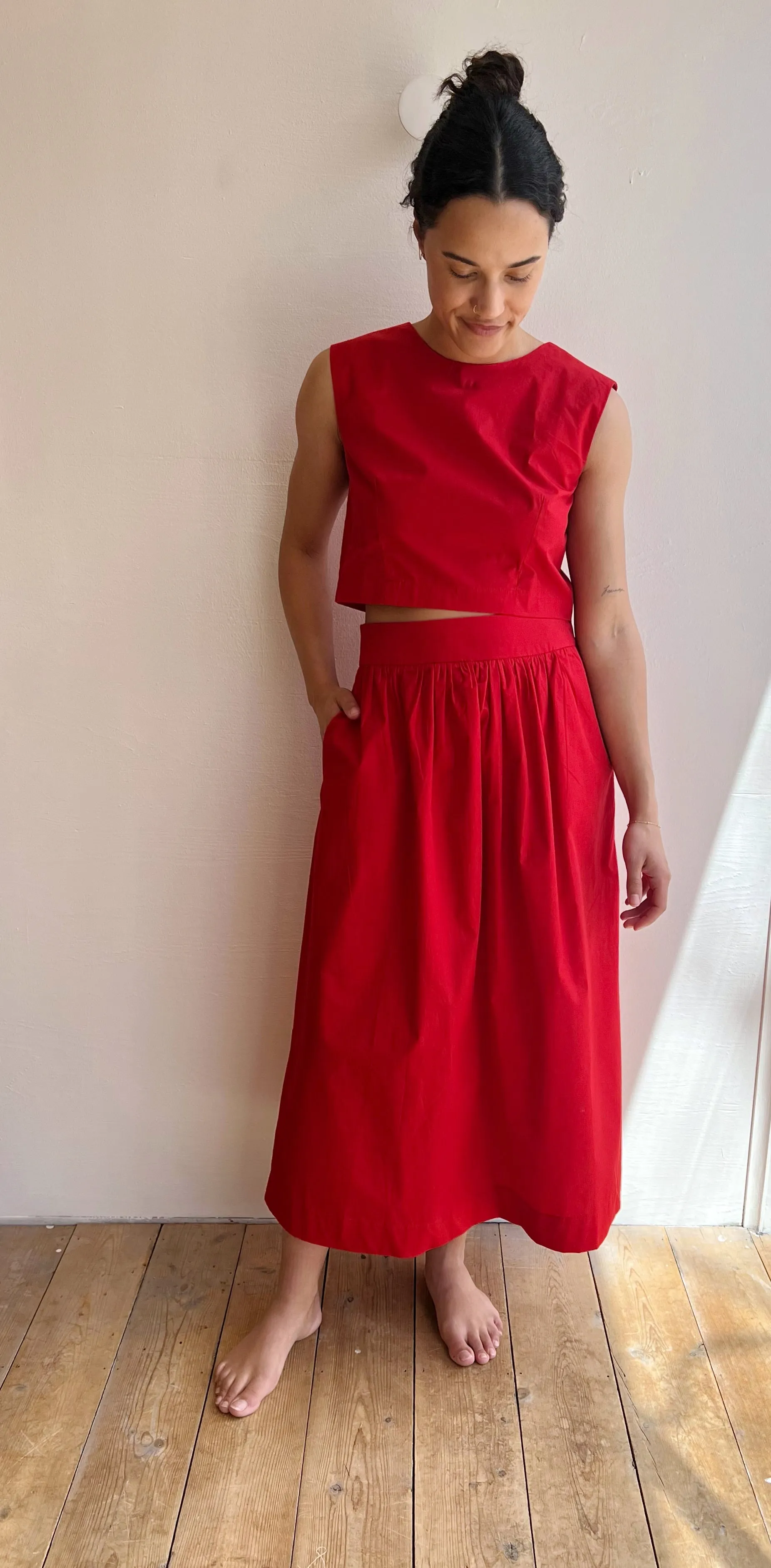 DIAZ TOP IN RED SOLID POPLIN