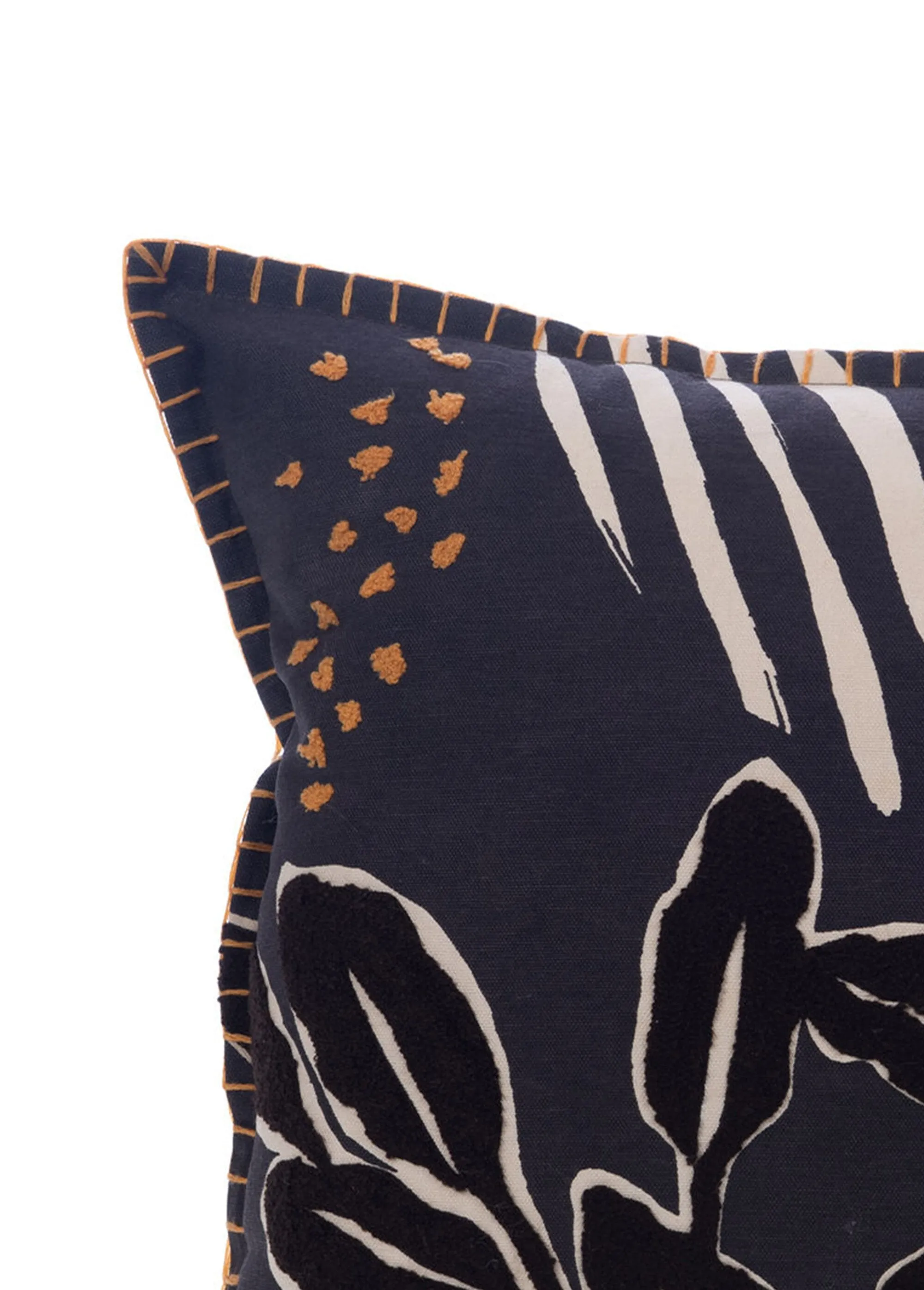 Ethnic pattern tufted cotton cushion