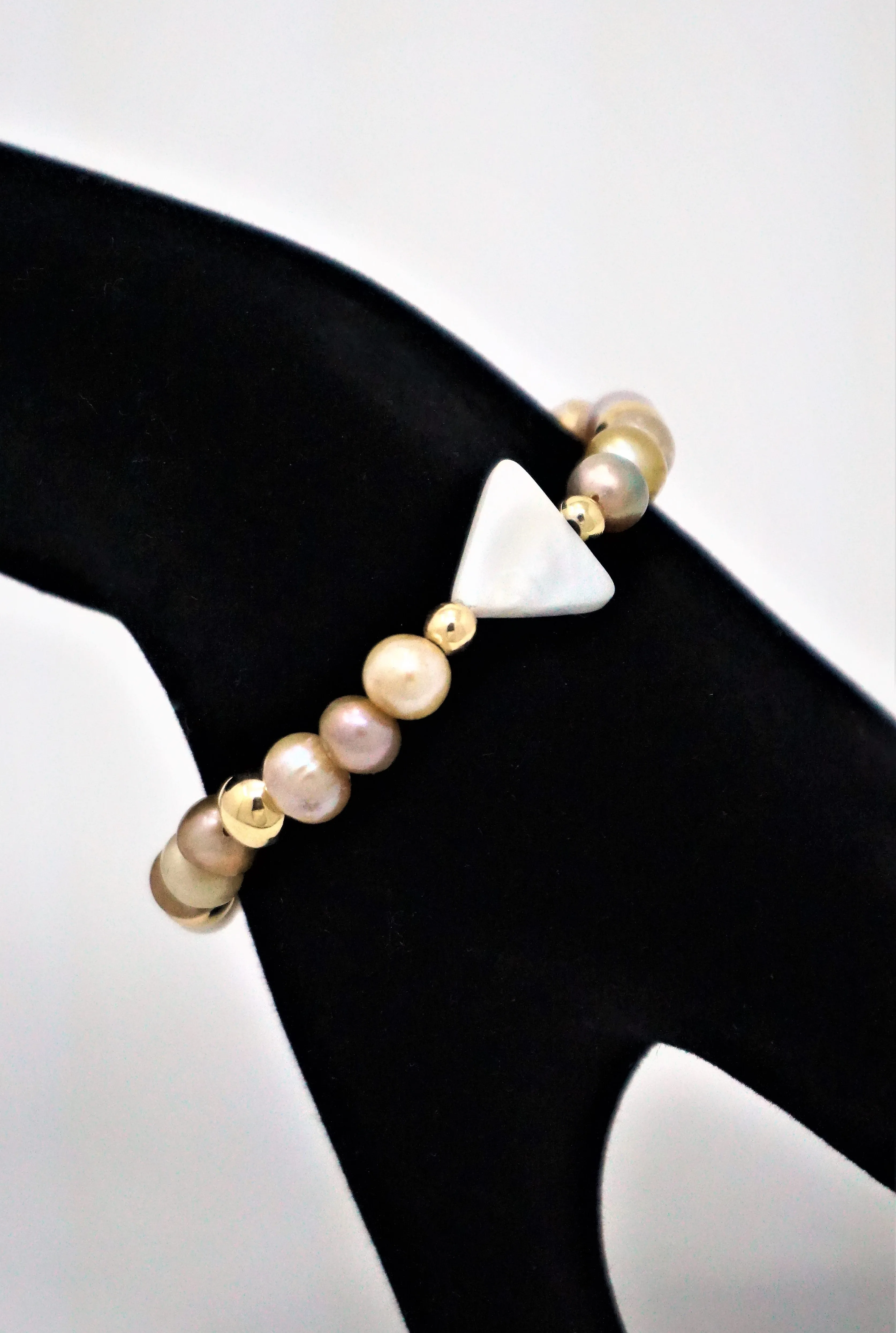 Freshwater Pearl and Arrow Bead Bracelet