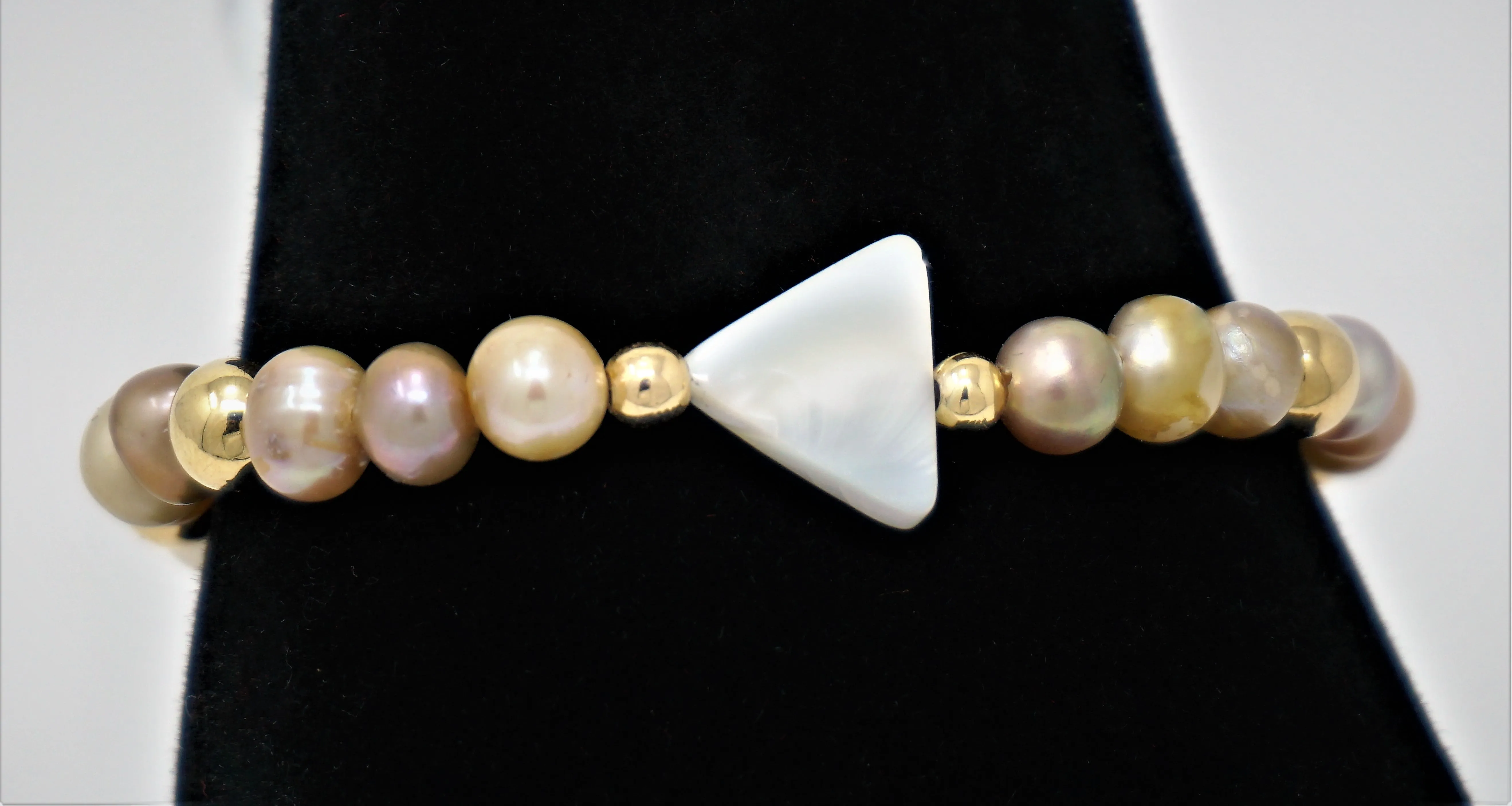 Freshwater Pearl and Arrow Bead Bracelet