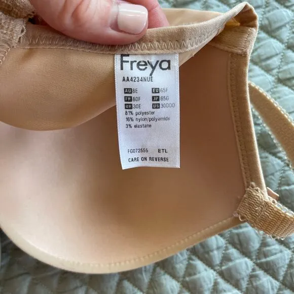 Freya Deco Nude Plunge UW Moulded Cup Bra Size 30DDD Nude Beige Underwire