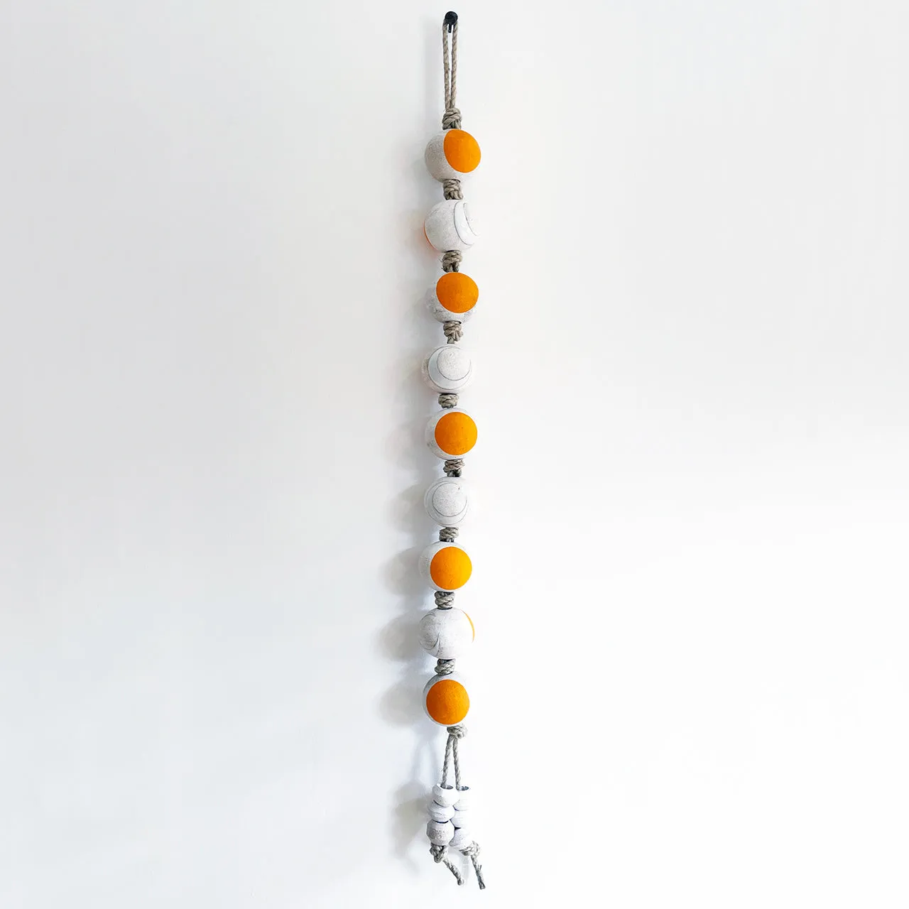 Garland9 Rnd: Crescent Marigold