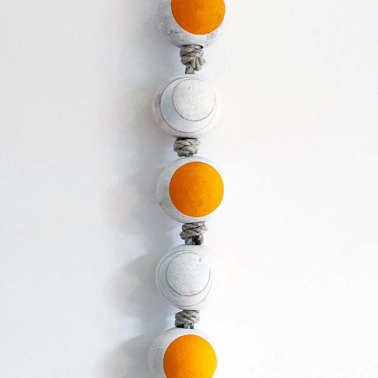 Garland9 Rnd: Crescent Marigold