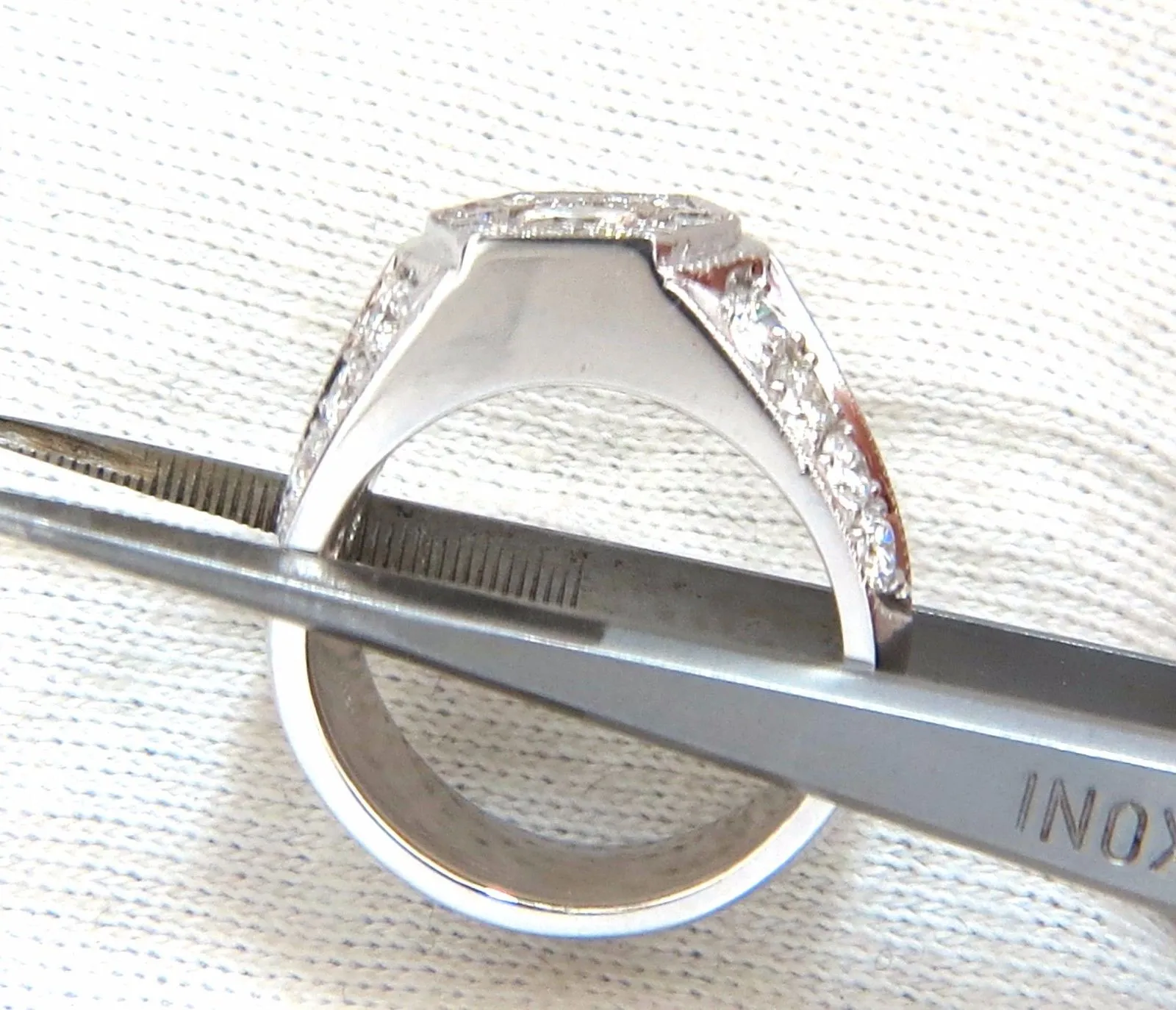 GIA Certified 2.29ct natural diamonds mens ring 18kt Hexagon Deck