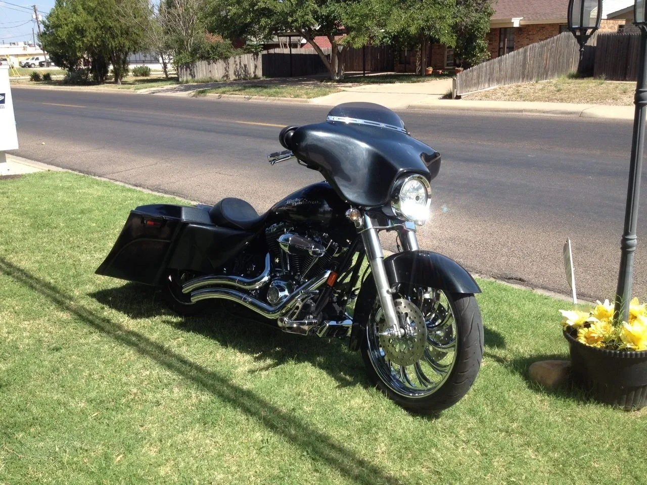 Harley Davidson 6" Extended Stretched Out & Down Saddlebags with Dual Cut Outs, Standard Lids & Custom LED Lights Fender