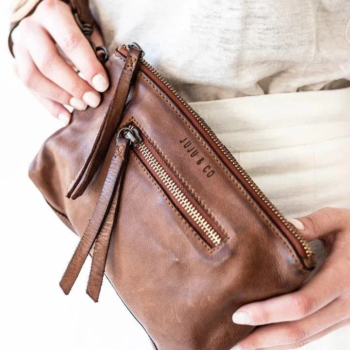 JUJU & CO  Small Leather Essential Pouch - Cognac