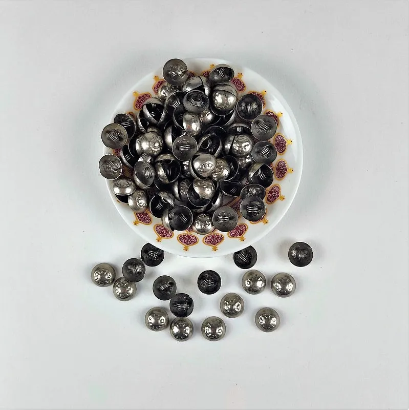 Kuchi metal buttons with embossed floral pattern, 13 mm diameter - pack of 50 grams