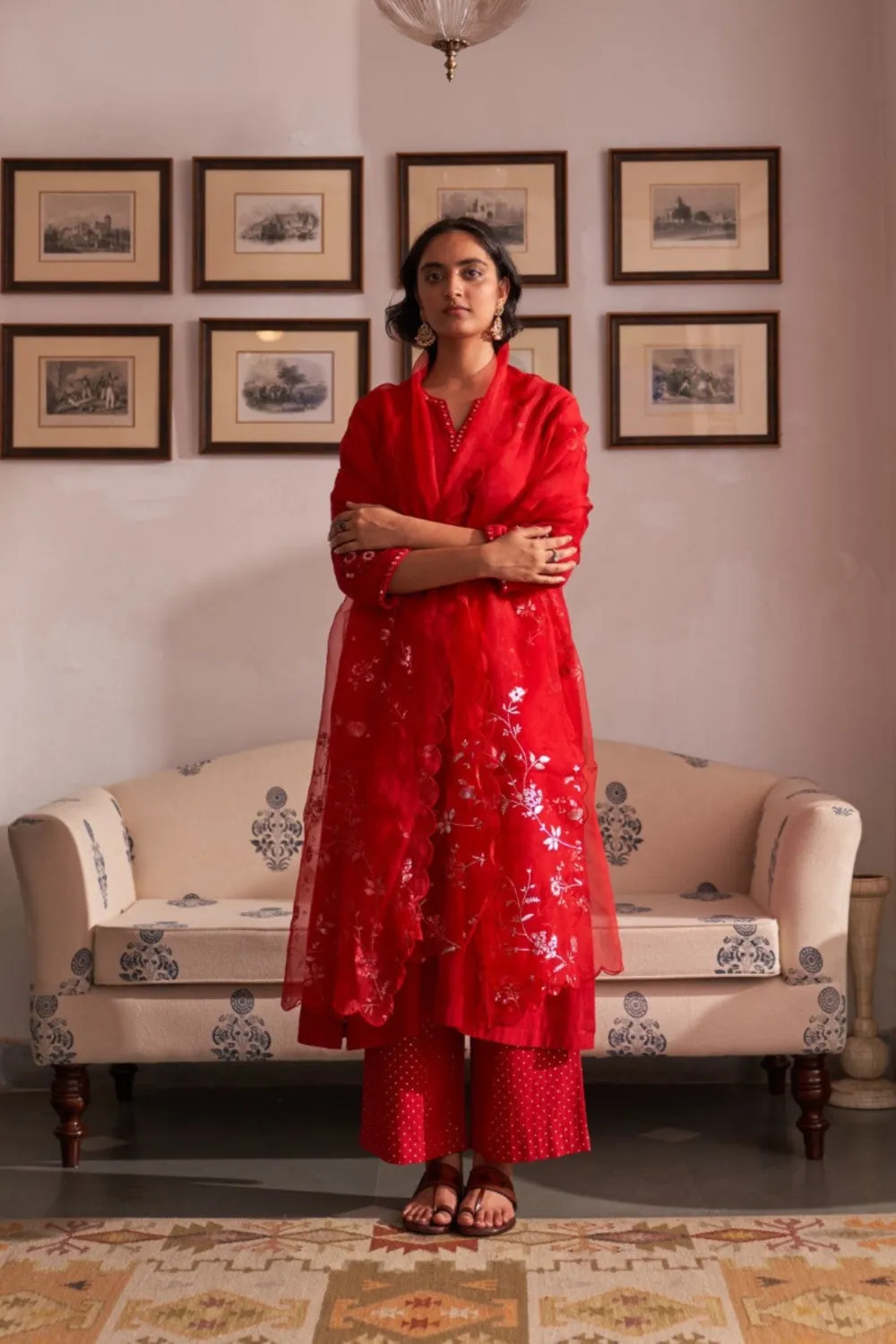 Laal guchha sitara kurta set