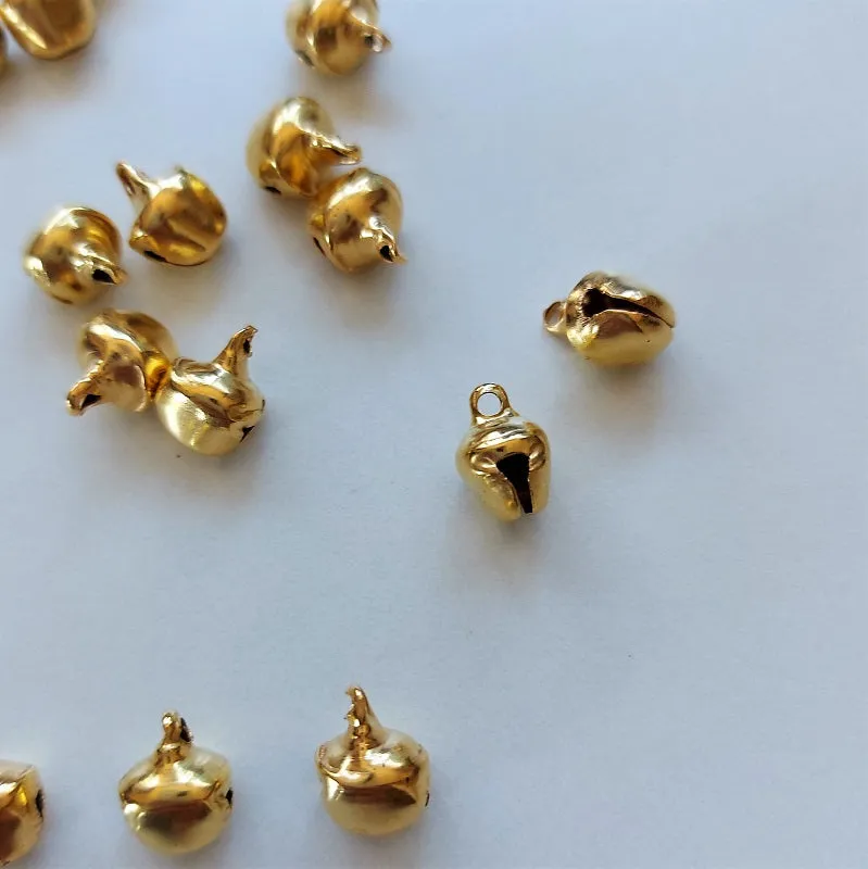 Metal miniature bells in shiny gold, 7 x 8 x 10 mm - pack of 30 pieces