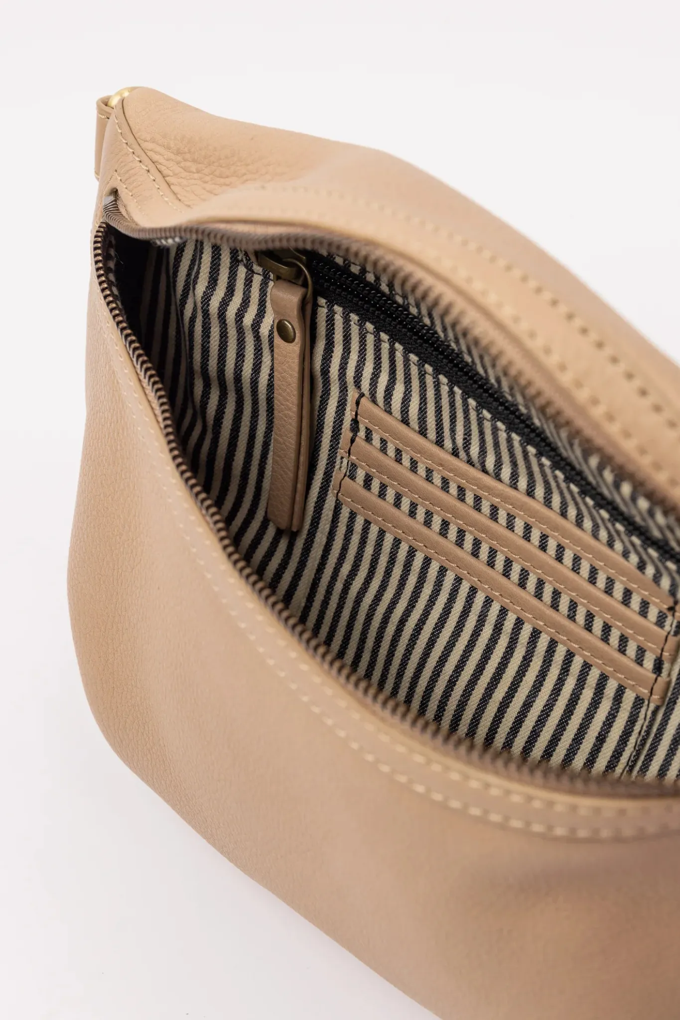 MILO BAG - SAND SOFT GRAIN LEATHER