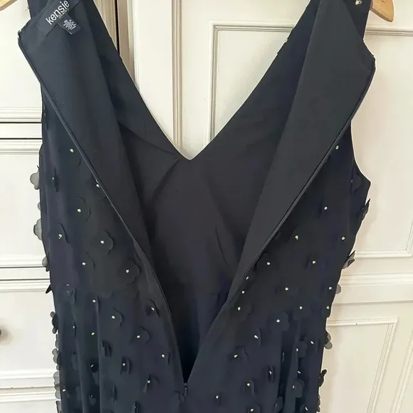 NWOT-Kensie Black dress w/ flowers, metallic gold thread handkerchief hemline.