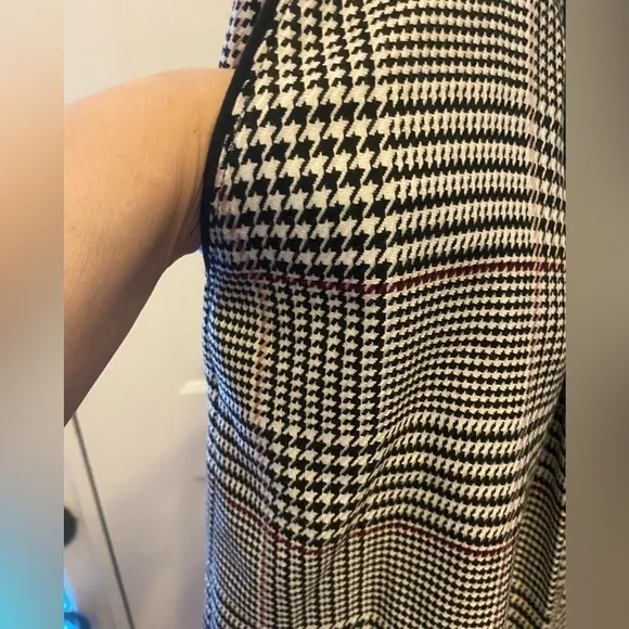NWT PLUS SIZE KARL LAGERFELD BLACK &amp; WHITE SKIRT SIZE 16