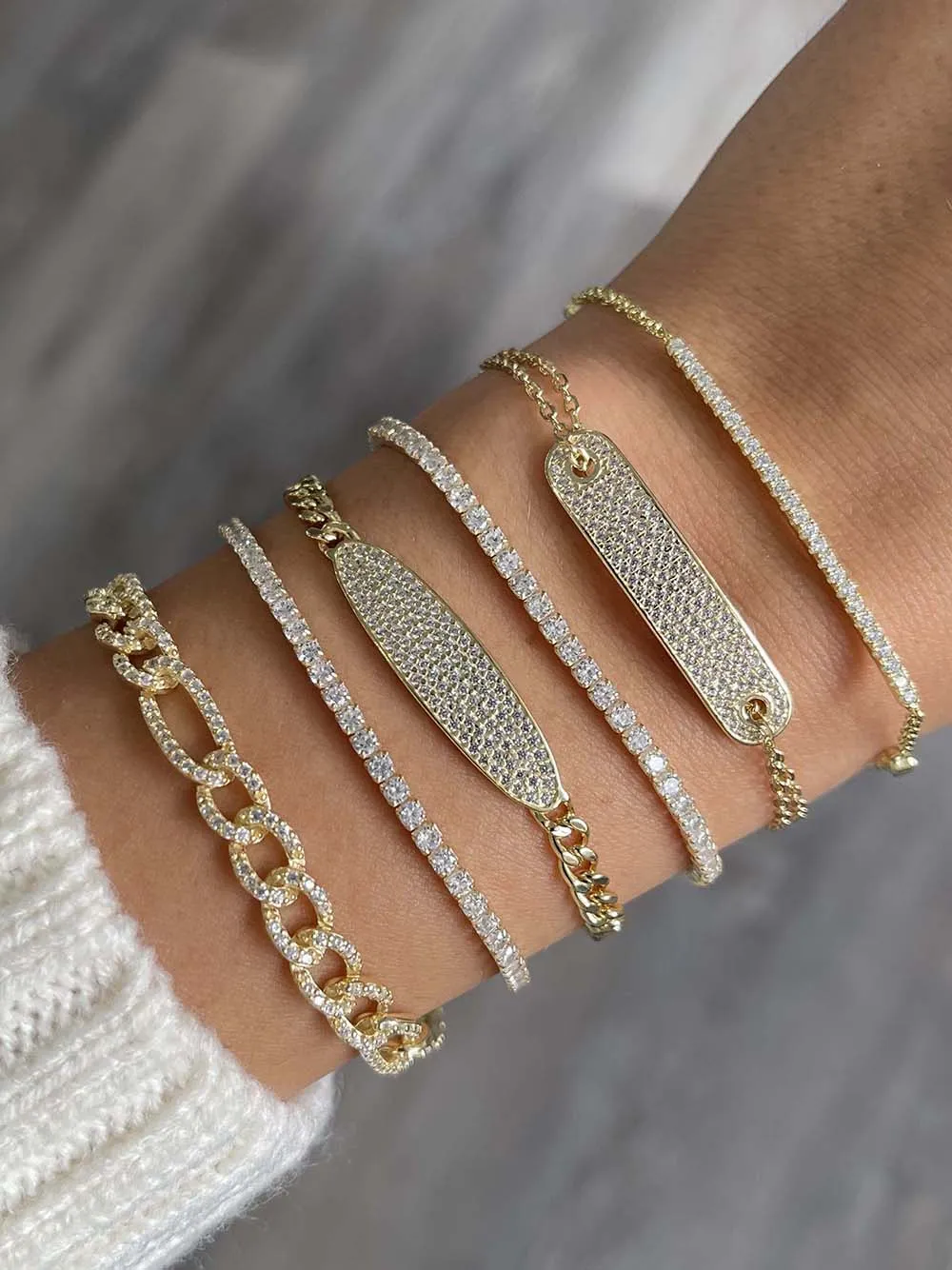 Oval Pavé Bar Chain Bracelet