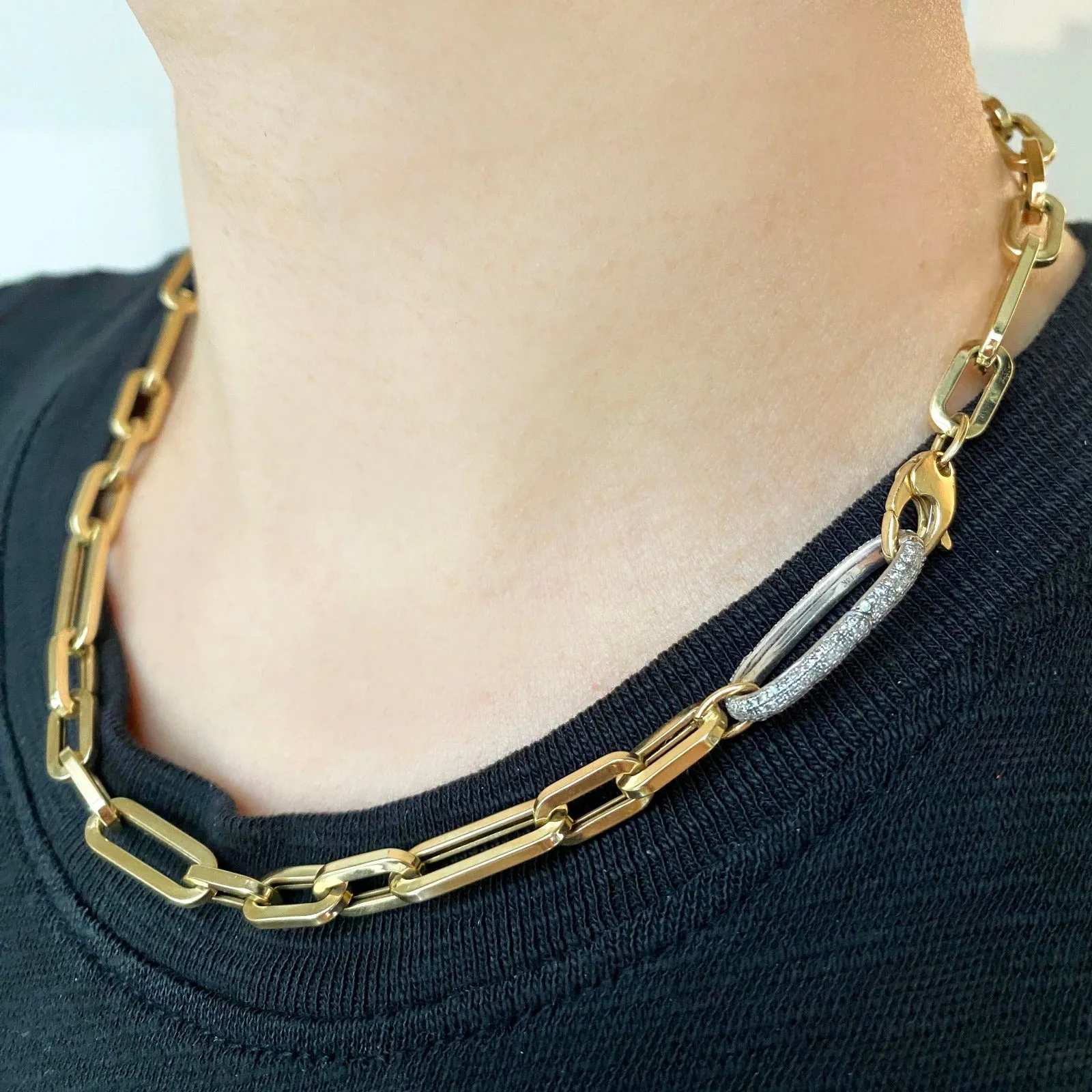 Pavé Oval Charm Lock