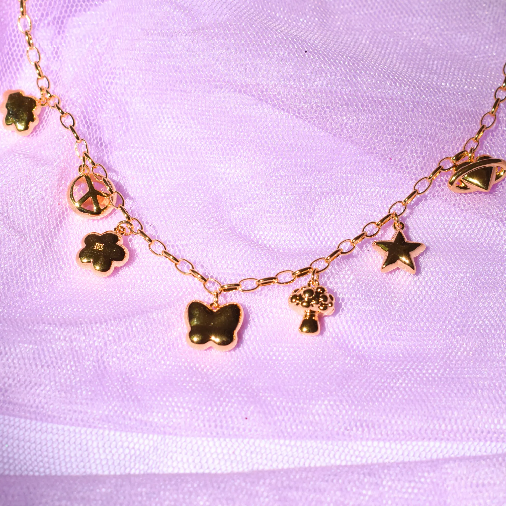 Queen of Charms Necklace Gold