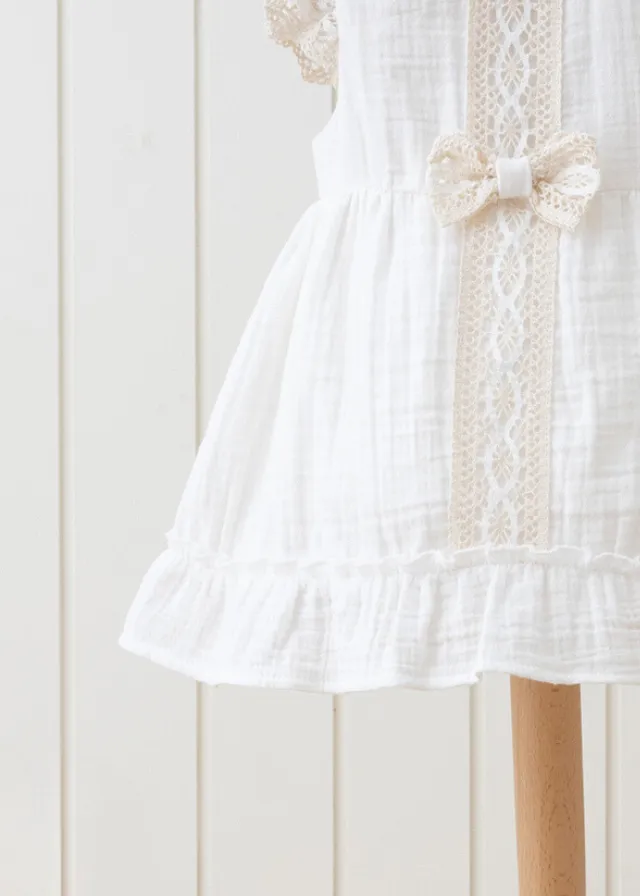 Rochie din Muselina Ivory cu Aplicatie de Macrame si Funda in Talie 3896 MyMio