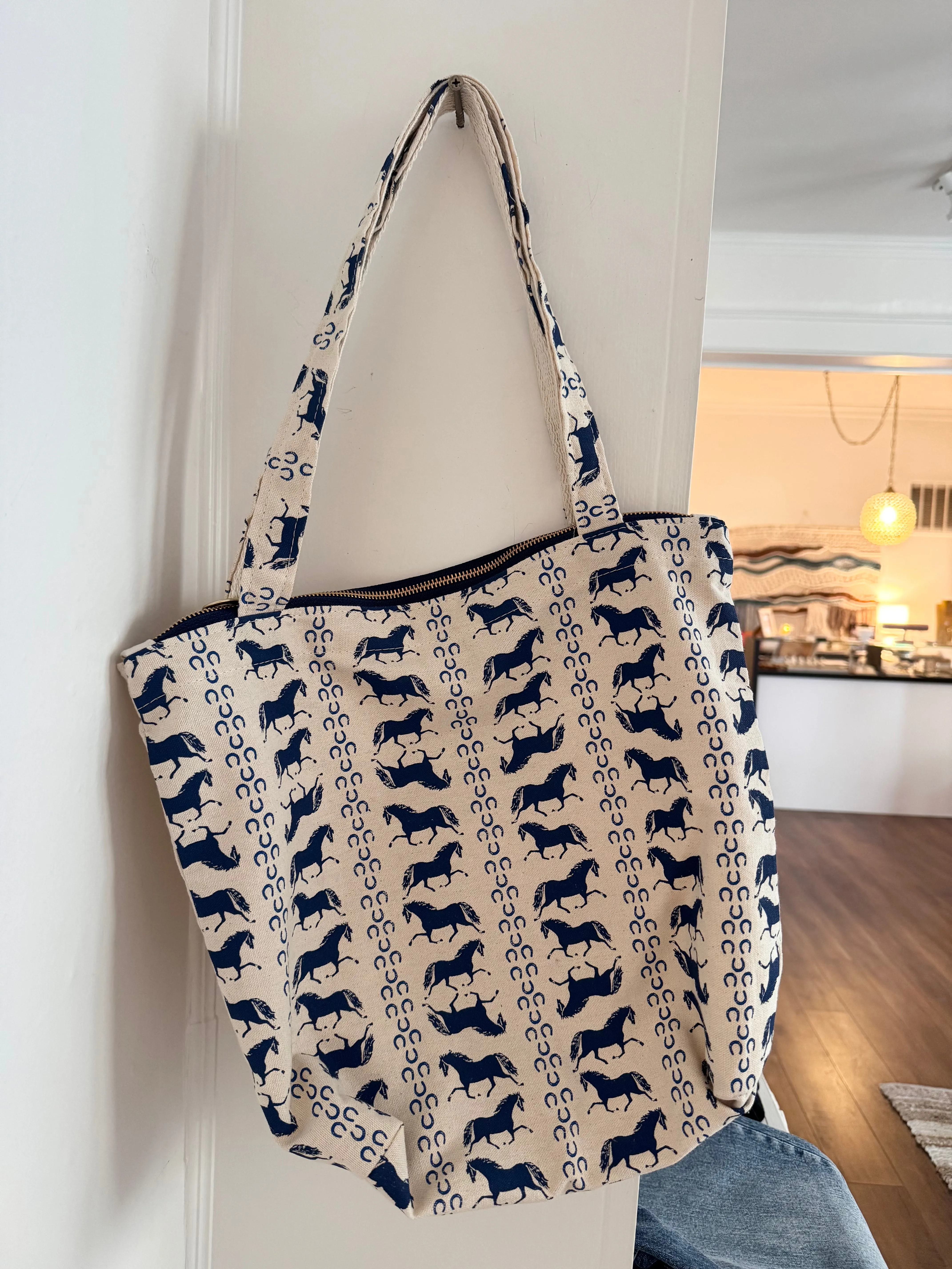 short carryall tote in small trot