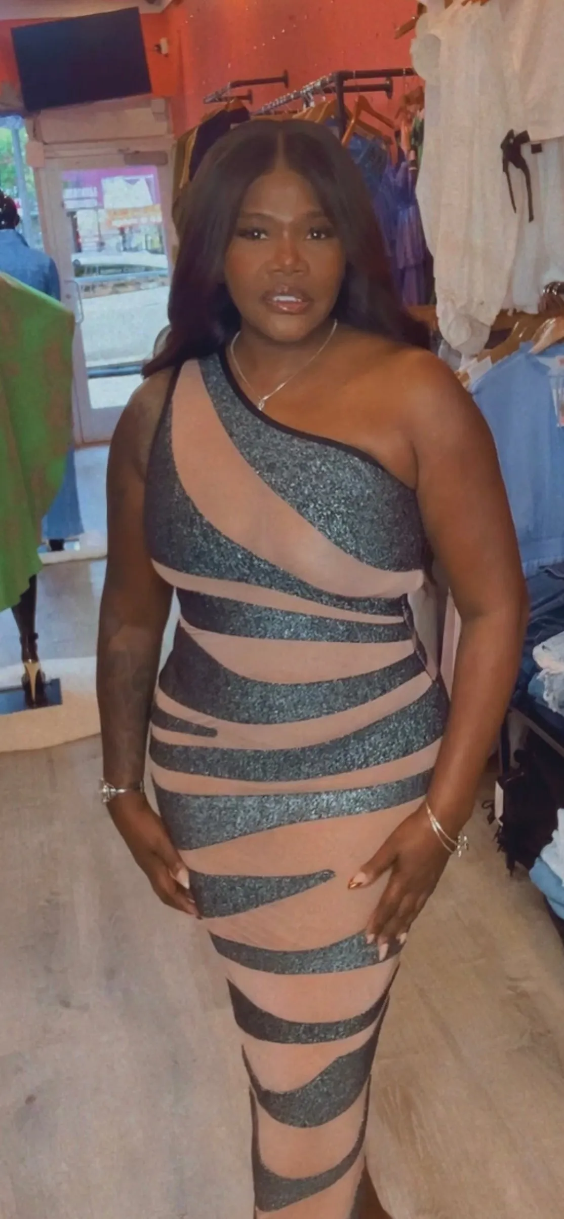 SHOW OFF