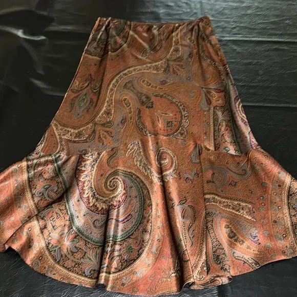 Skirt by Ralph Lauren, Size 8P, Like New Cond…